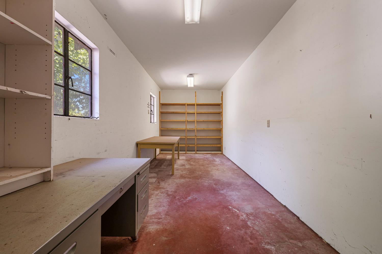 1300 N Berkeley Ave, Turlock, CA 95380