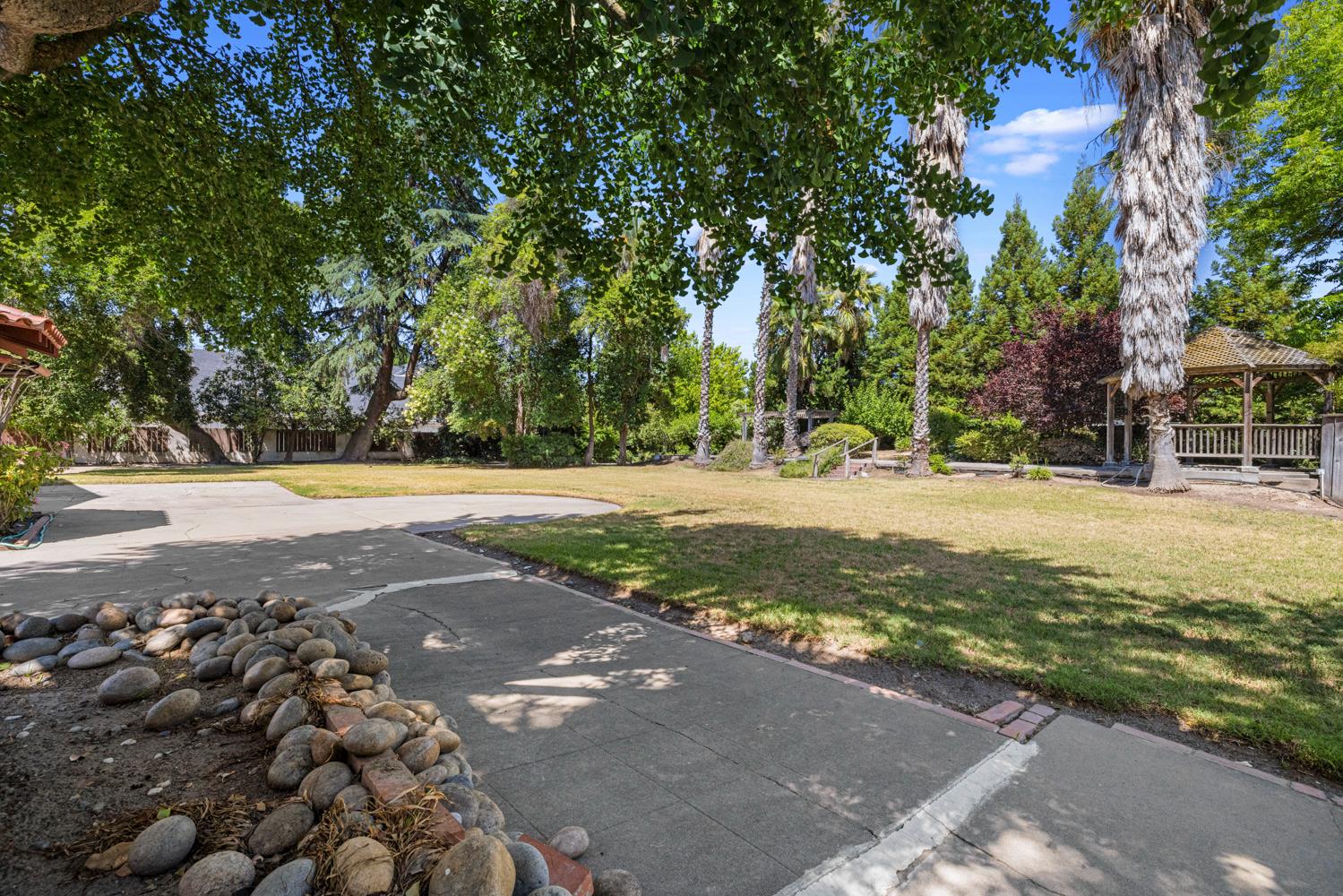 1300 N Berkeley Ave, Turlock, CA 95380
