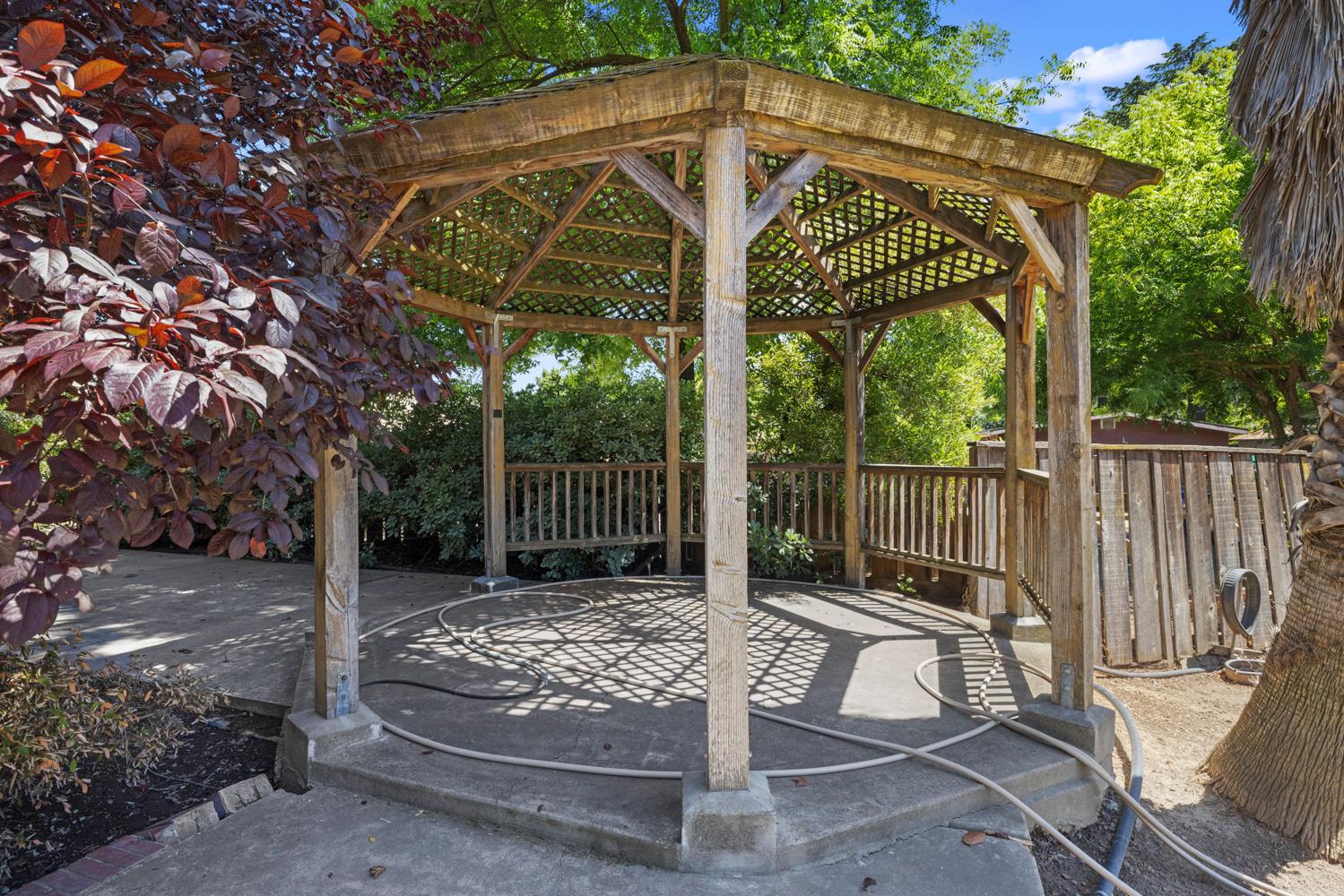 1300 N Berkeley Ave, Turlock, CA 95380