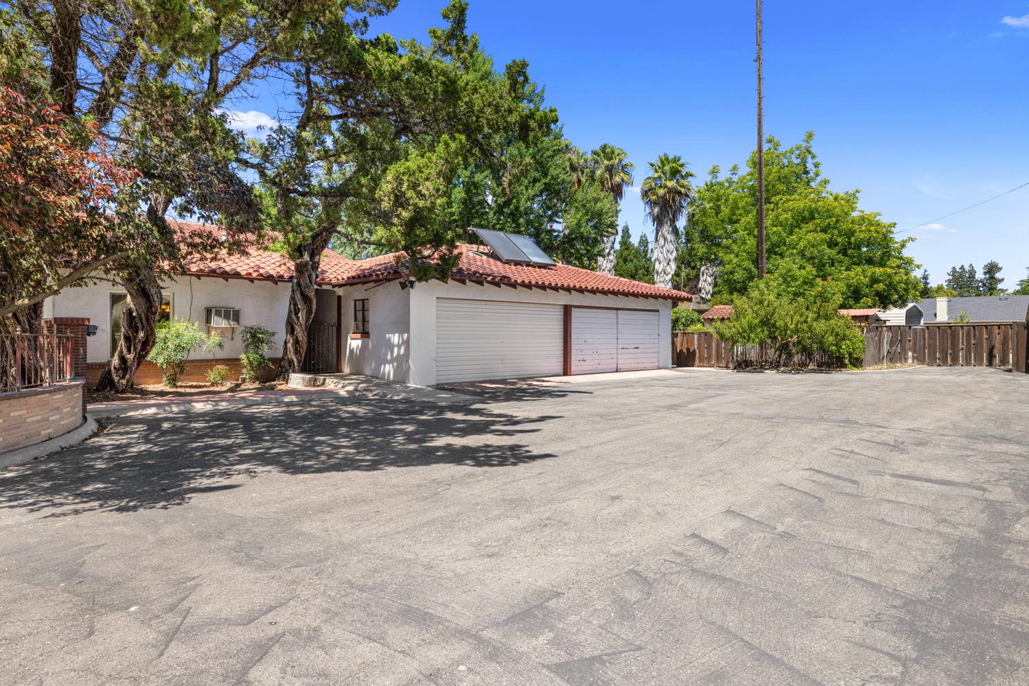 1300 N Berkeley Ave, Turlock, CA 95380