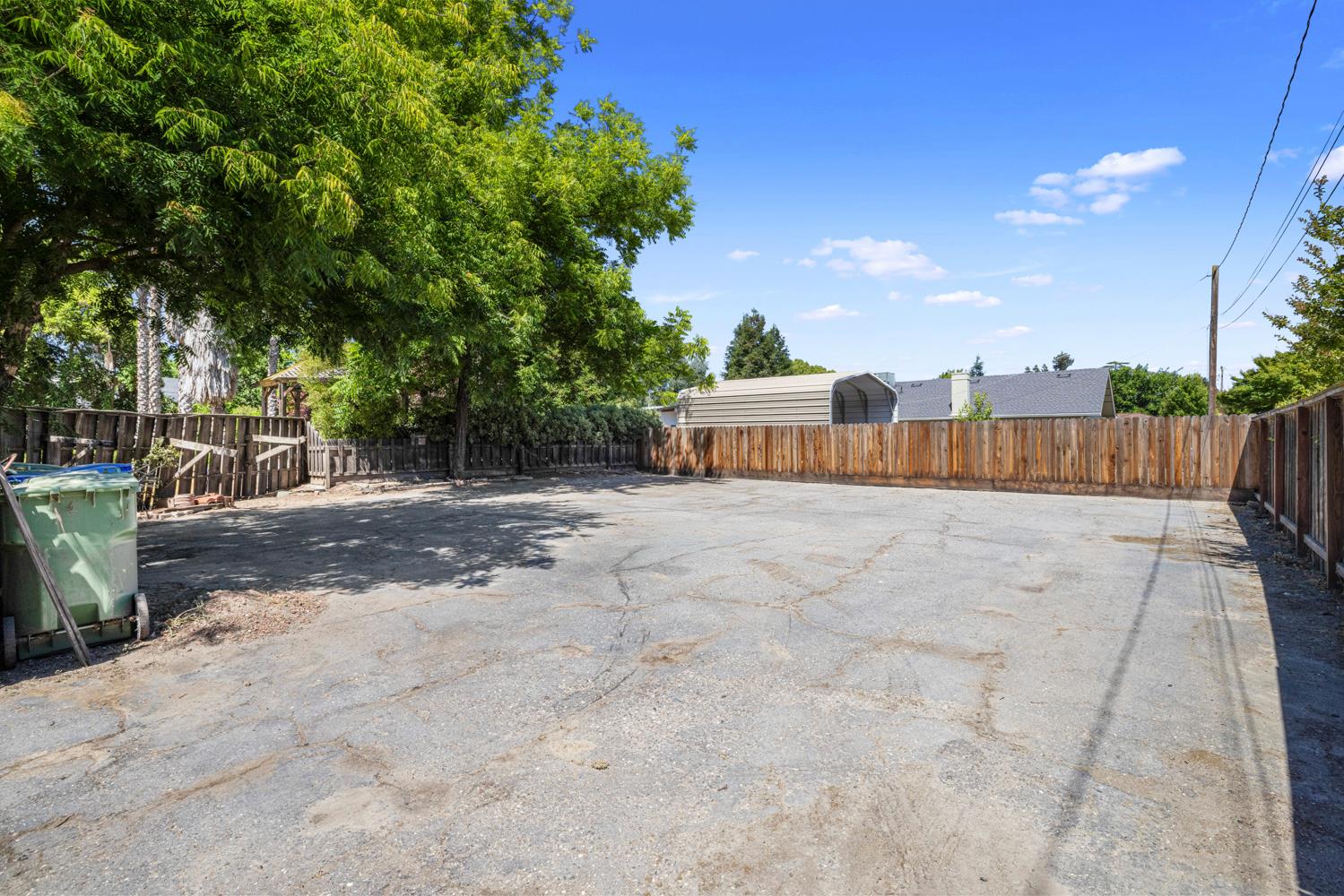 1300 N Berkeley Ave, Turlock, CA 95380