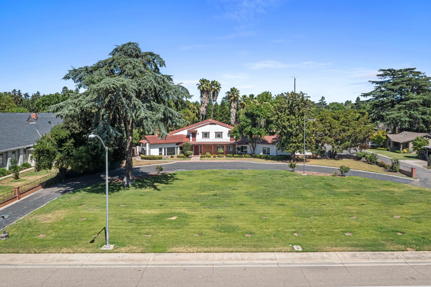 1300 N Berkeley Ave, Turlock, CA 95380