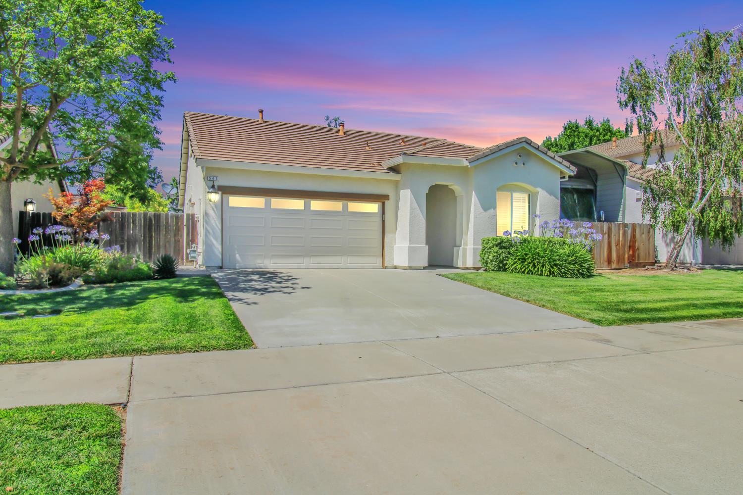 541 W Boesch Dr, Ripon, CA 95366