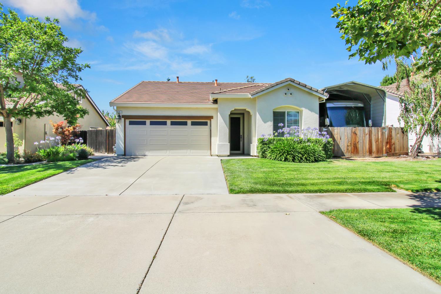 541 W Boesch Dr, Ripon, CA 95366