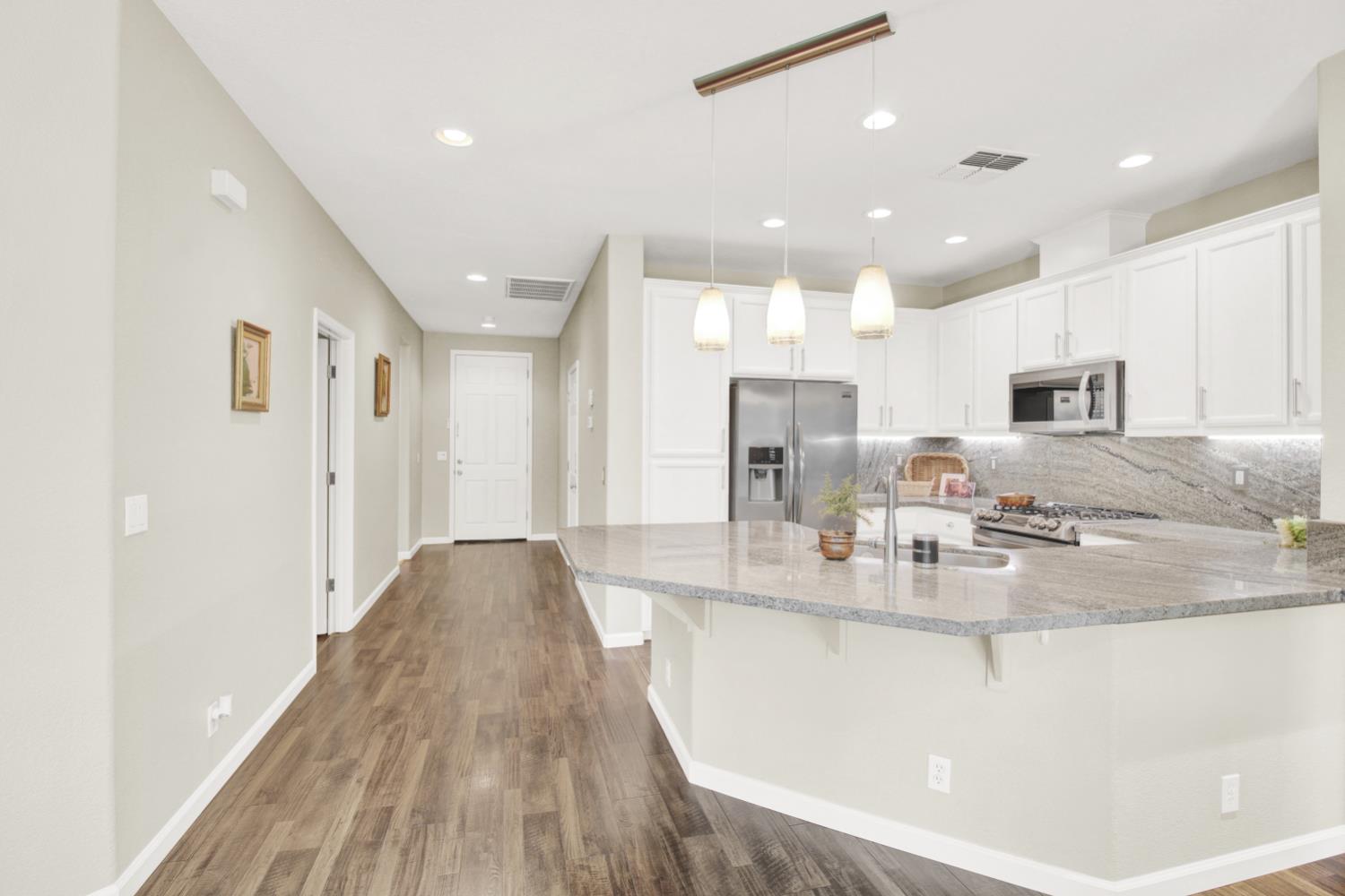 541 W Boesch Dr, Ripon, CA 95366