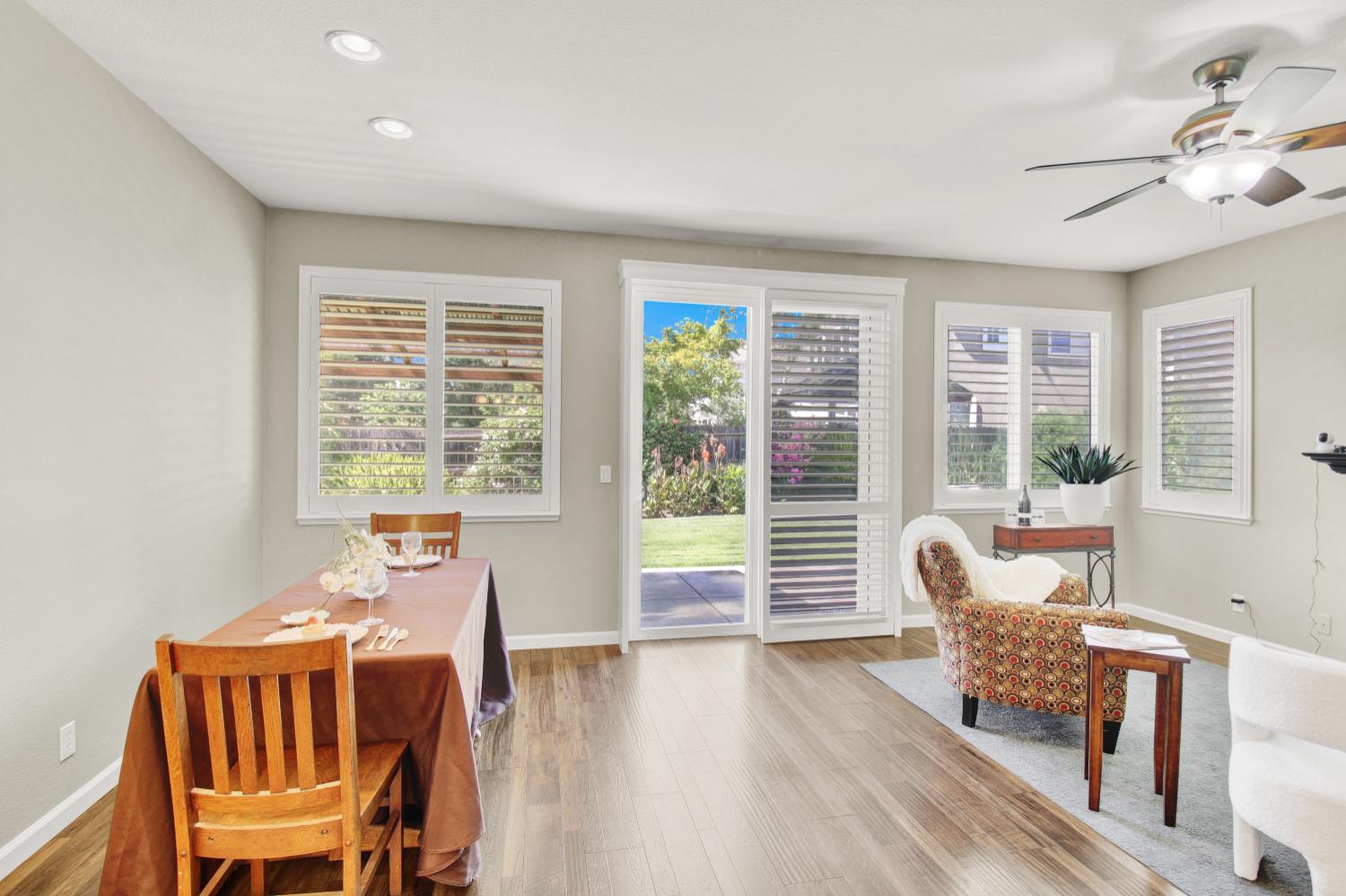 541 W Boesch Dr, Ripon, CA 95366