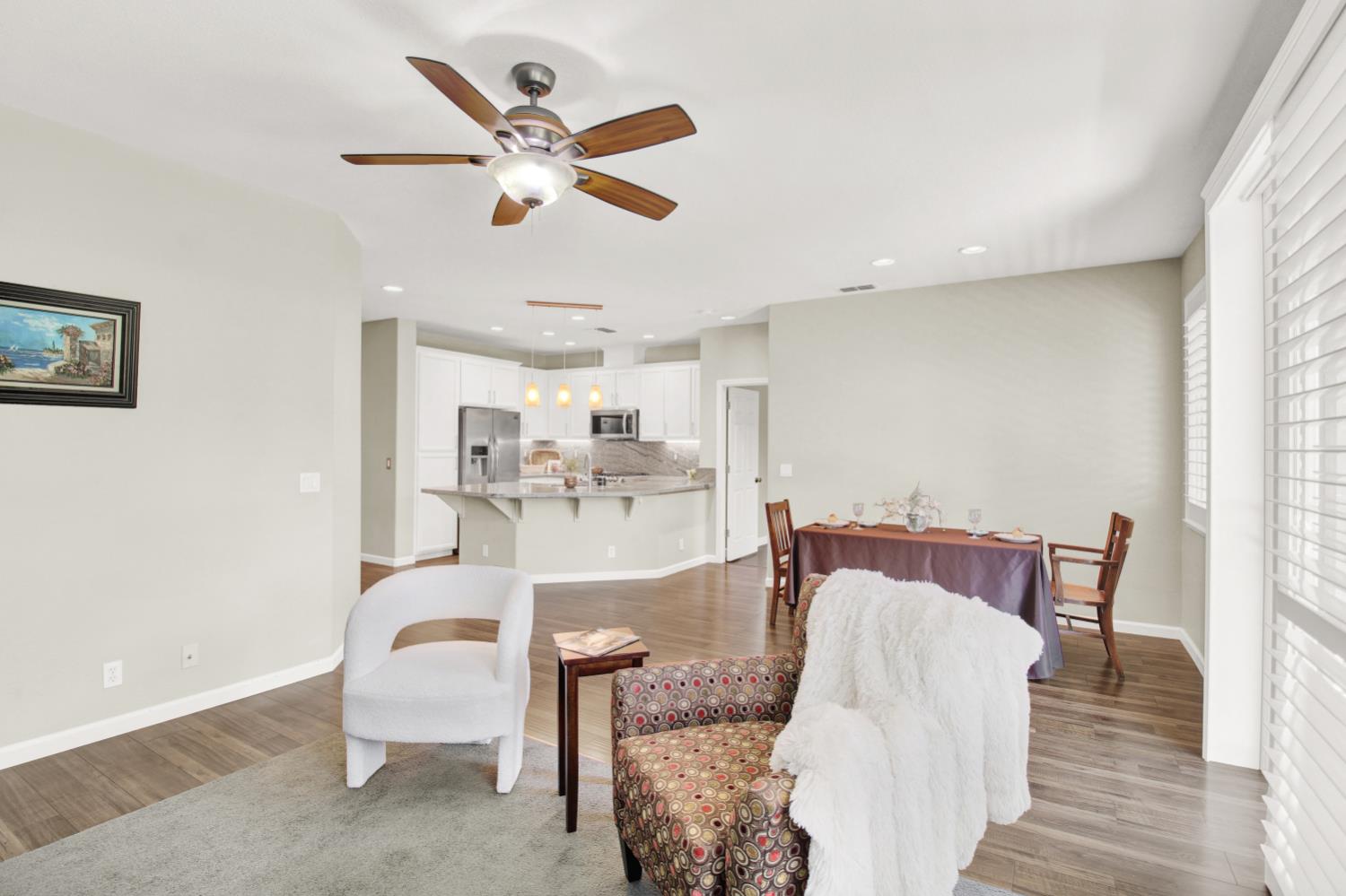 541 W Boesch Dr, Ripon, CA 95366