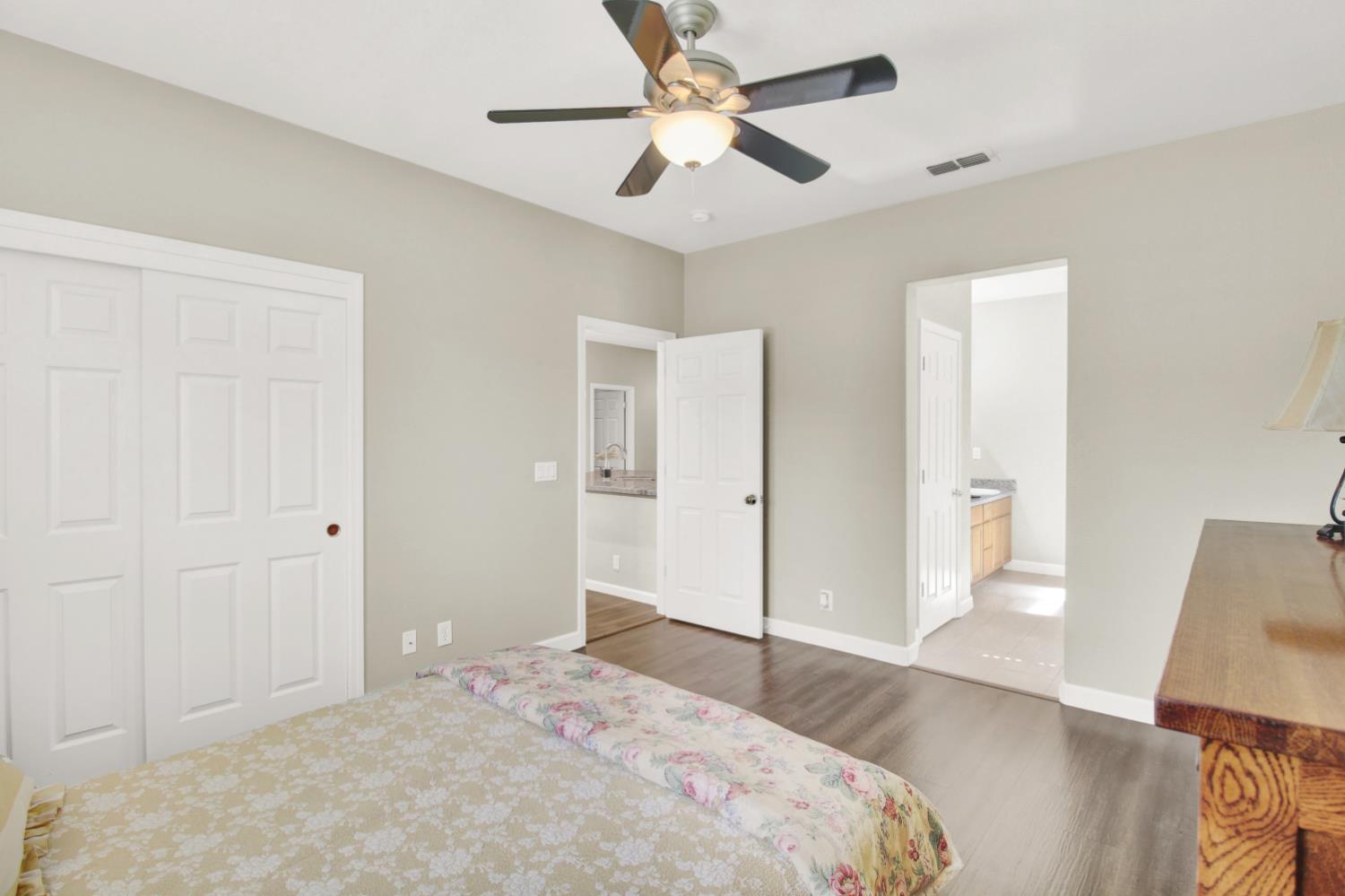 541 W Boesch Dr, Ripon, CA 95366