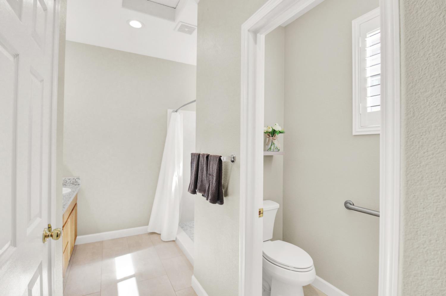 541 W Boesch Dr, Ripon, CA 95366