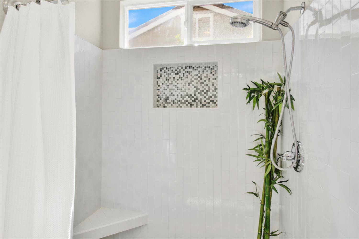 541 W Boesch Dr, Ripon, CA 95366