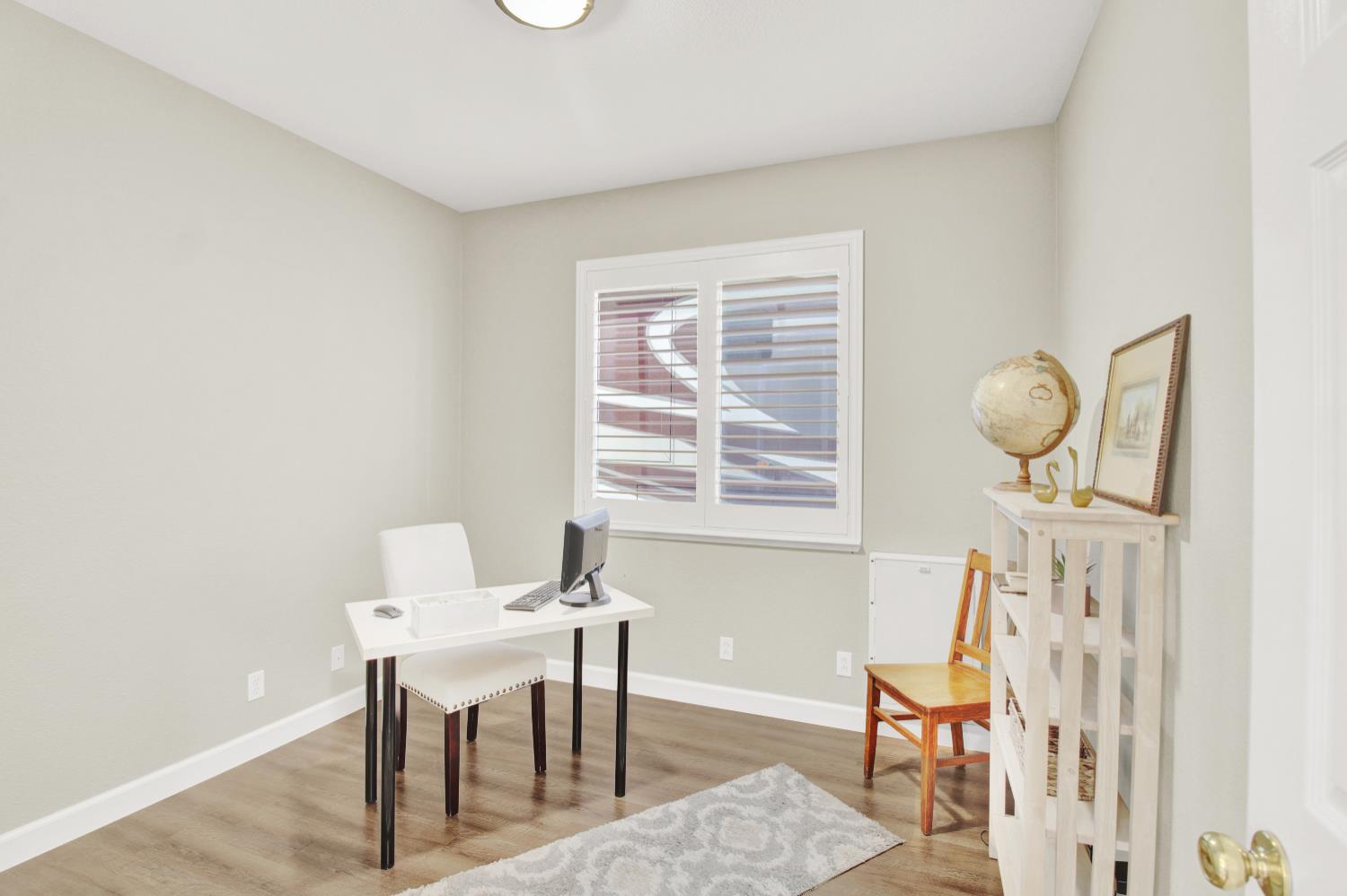 541 W Boesch Dr, Ripon, CA 95366