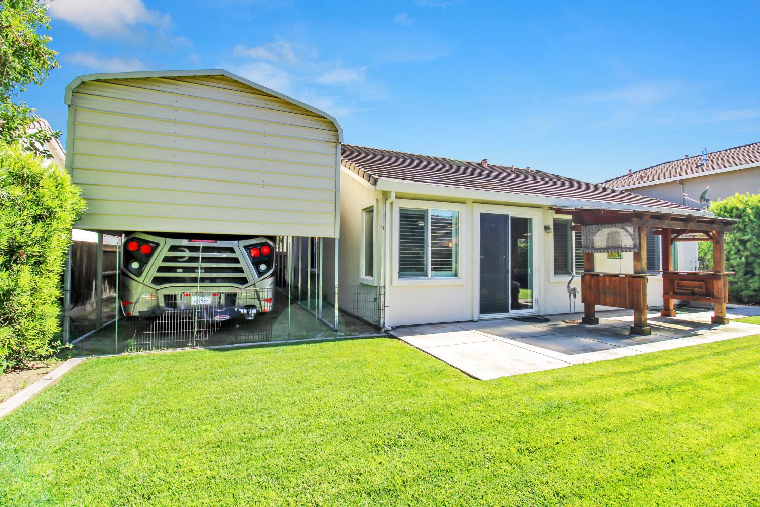 541 W Boesch Dr, Ripon, CA 95366