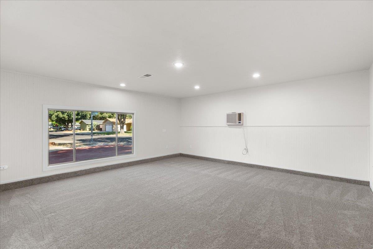 2912 Alder Creek Dr, Modesto, CA 95355