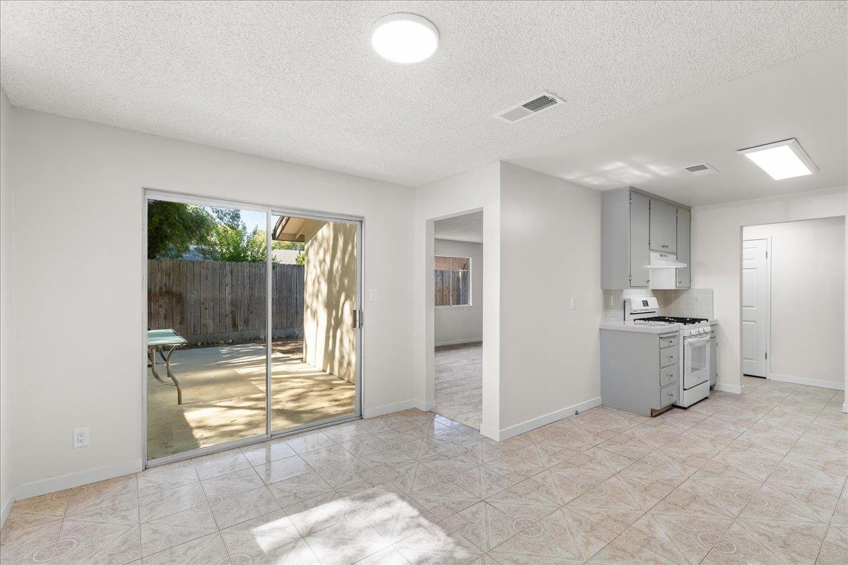 2912 Alder Creek Dr, Modesto, CA 95355