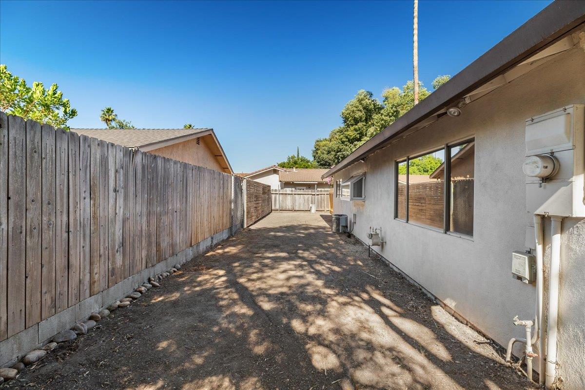 2912 Alder Creek Dr, Modesto, CA 95355