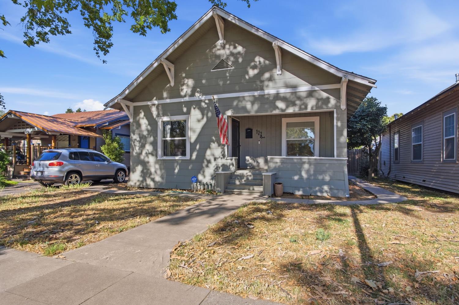 122 Olive Ave, Modesto, CA 95350