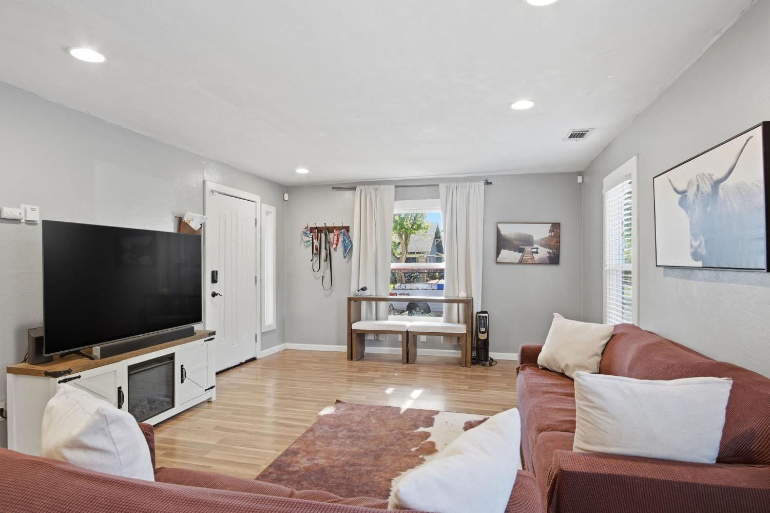 122 Olive Ave, Modesto, CA 95350