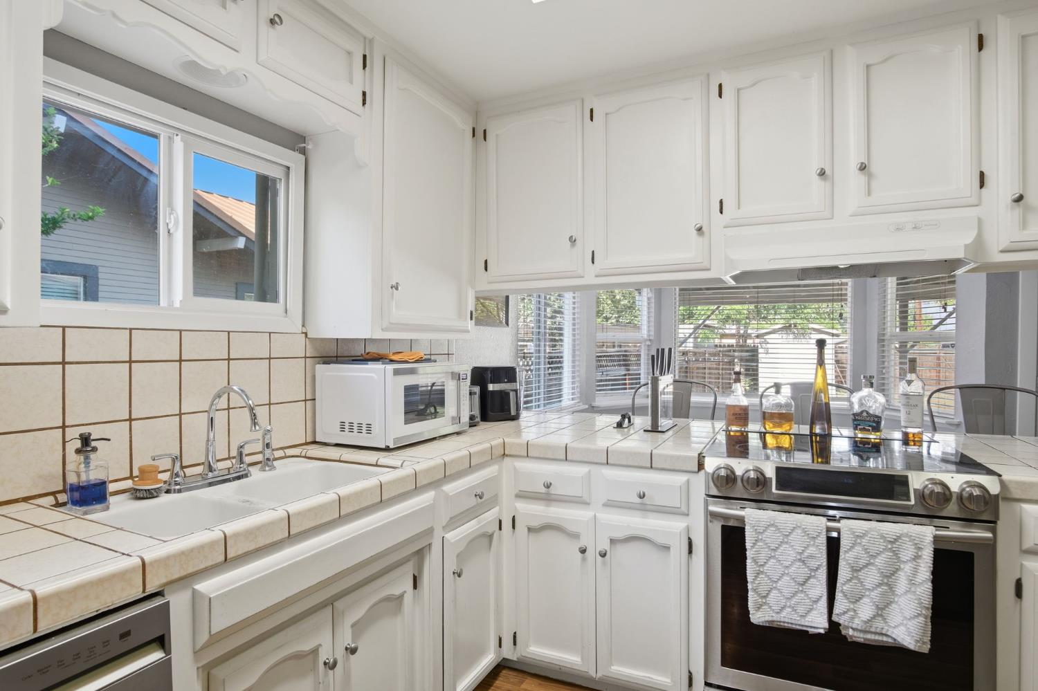 122 Olive Ave, Modesto, CA 95350