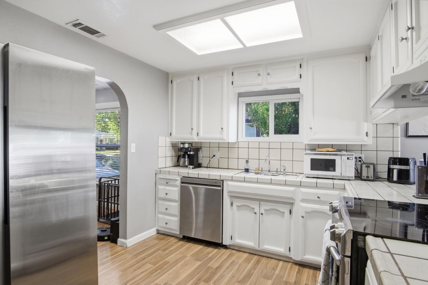 122 Olive Ave, Modesto, CA 95350