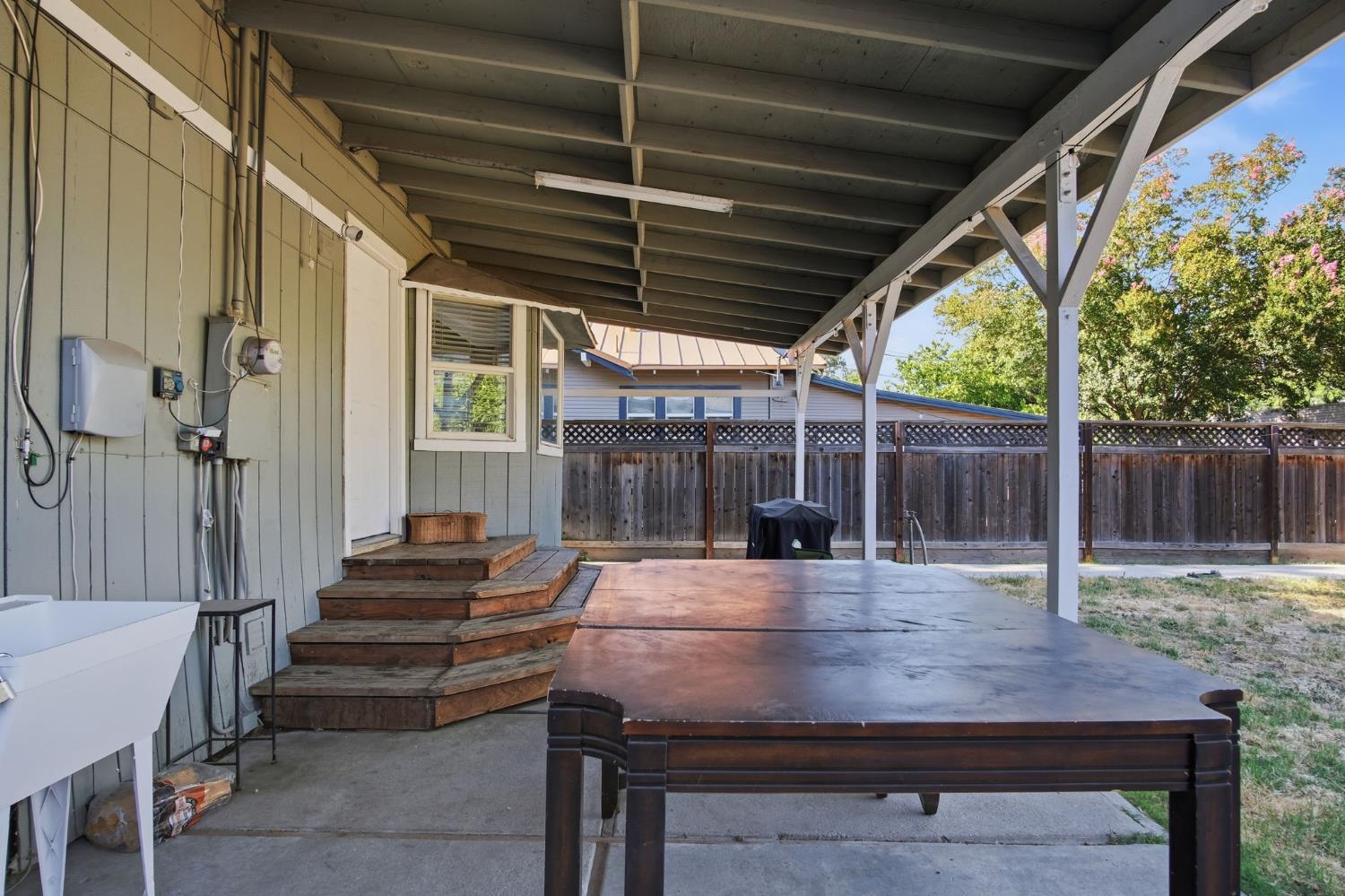 122 Olive Ave, Modesto, CA 95350