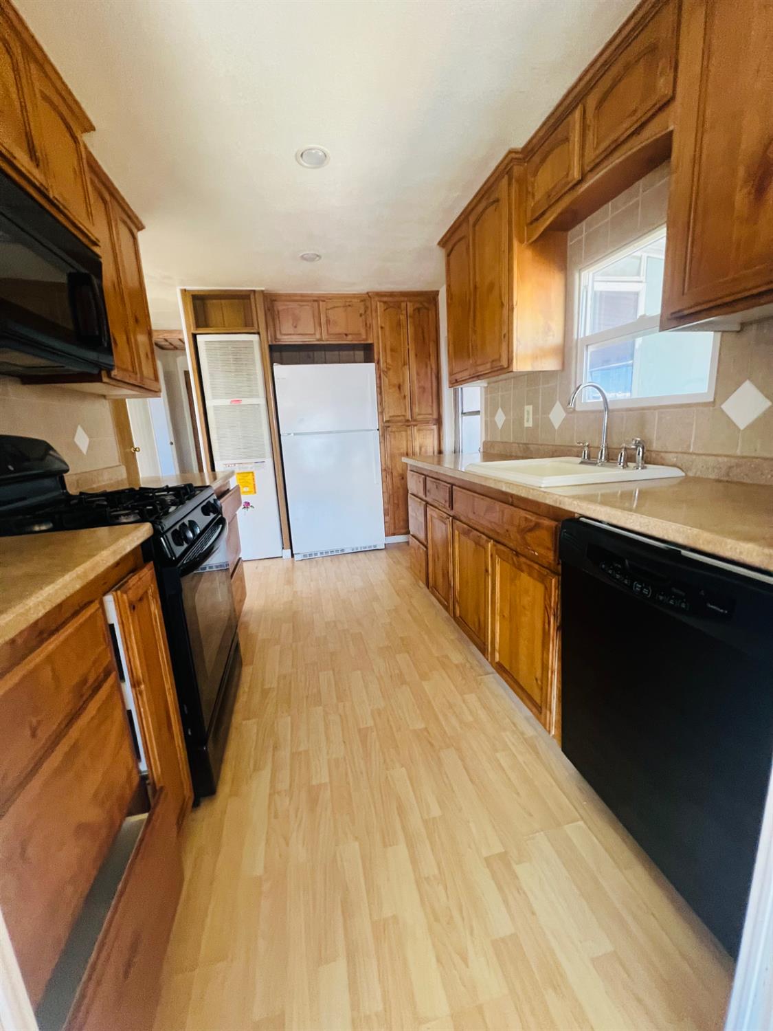 2505 Jackson Ave #132, Escalon, CA 95320