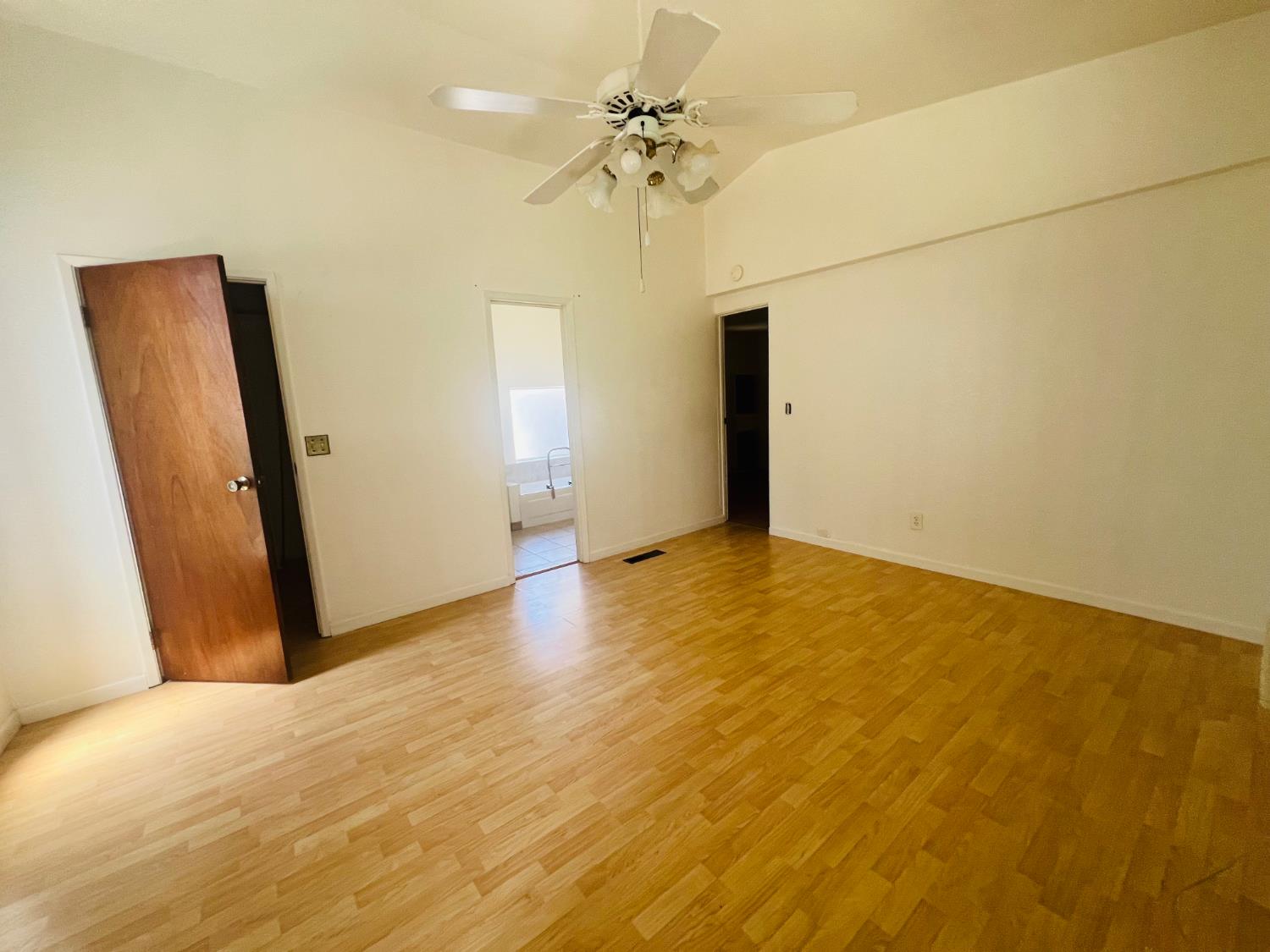 2505 Jackson Ave #132, Escalon, CA 95320