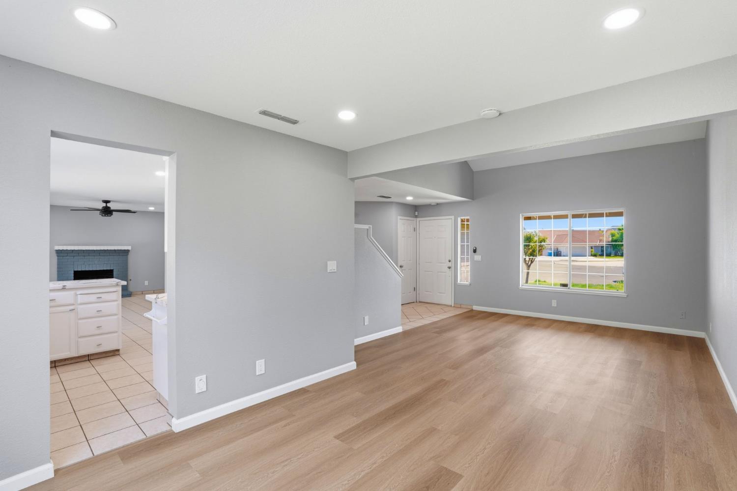 936 Oakbrooke Ct, Modesto, CA 95351