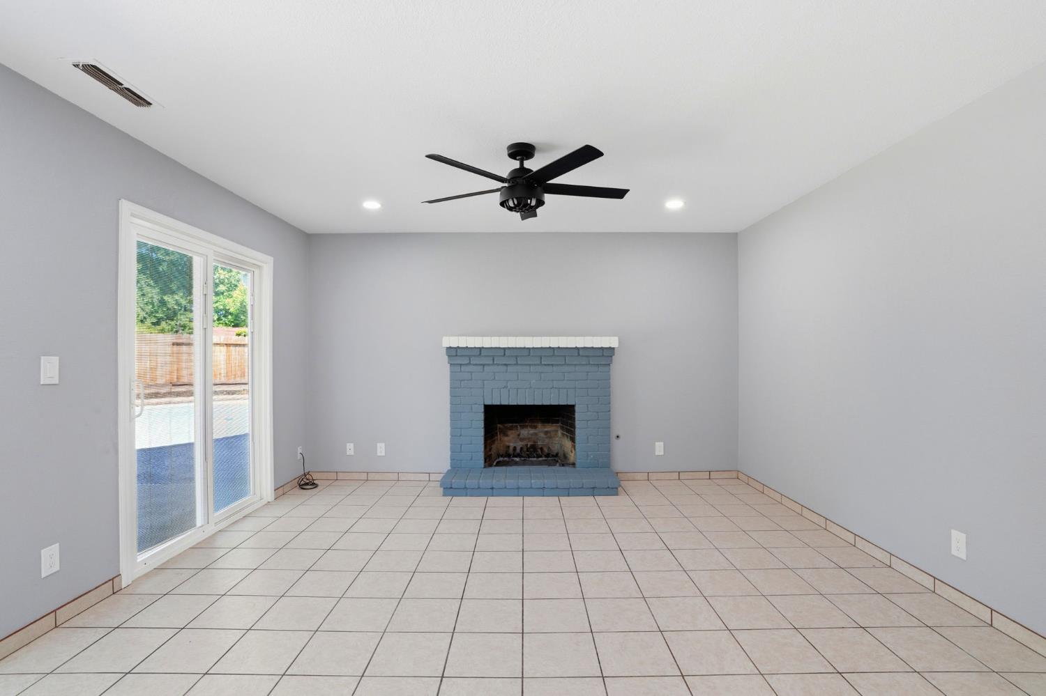 936 Oakbrooke Ct, Modesto, CA 95351
