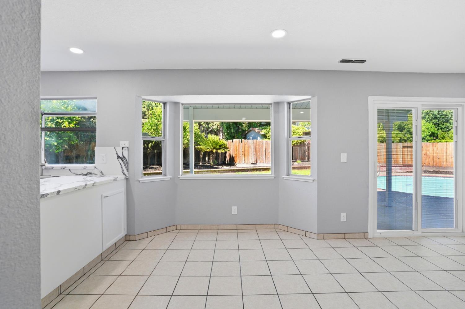 936 Oakbrooke Ct, Modesto, CA 95351