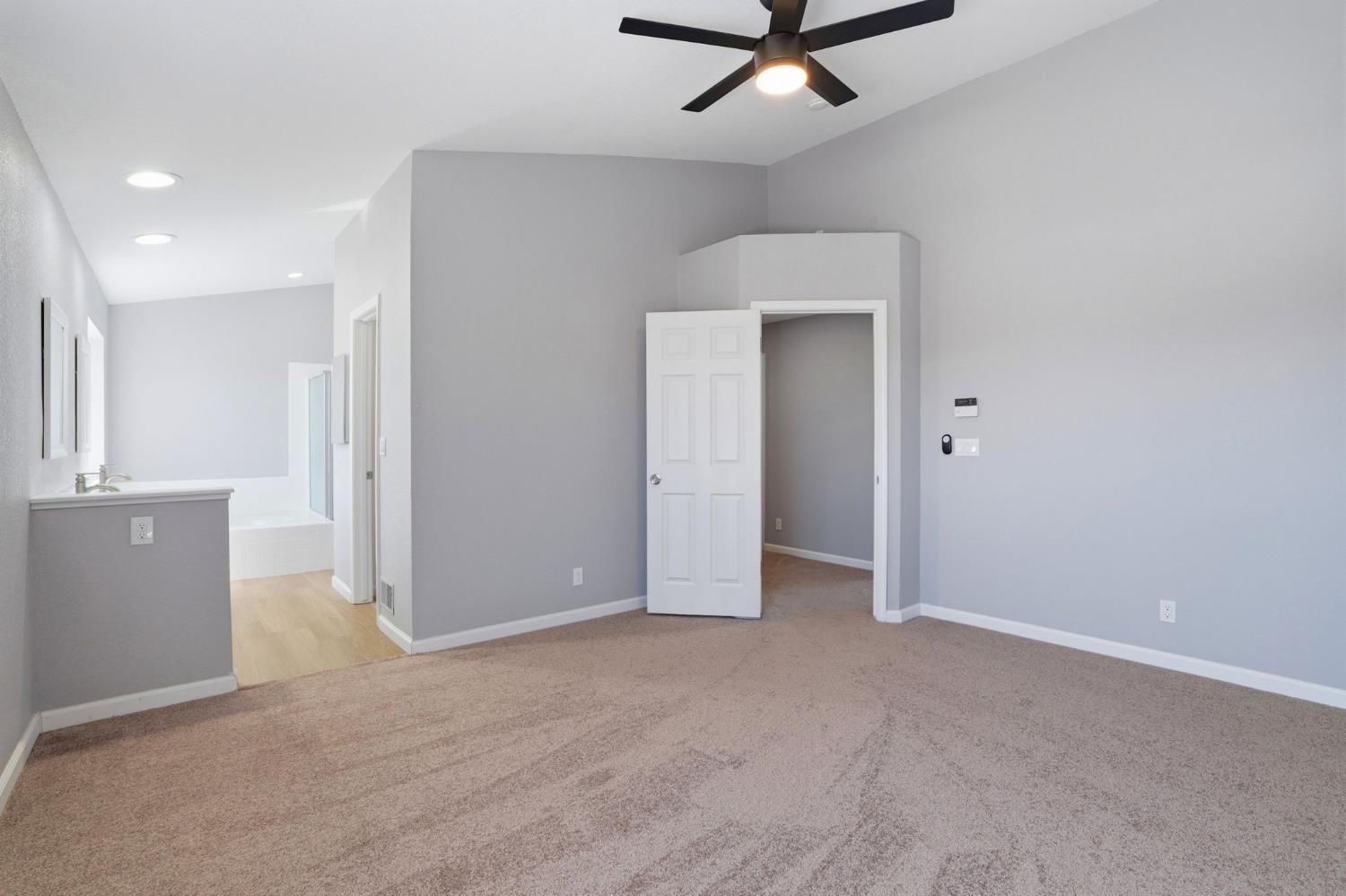 936 Oakbrooke Ct, Modesto, CA 95351
