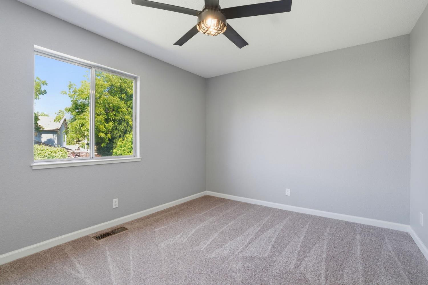 936 Oakbrooke Ct, Modesto, CA 95351