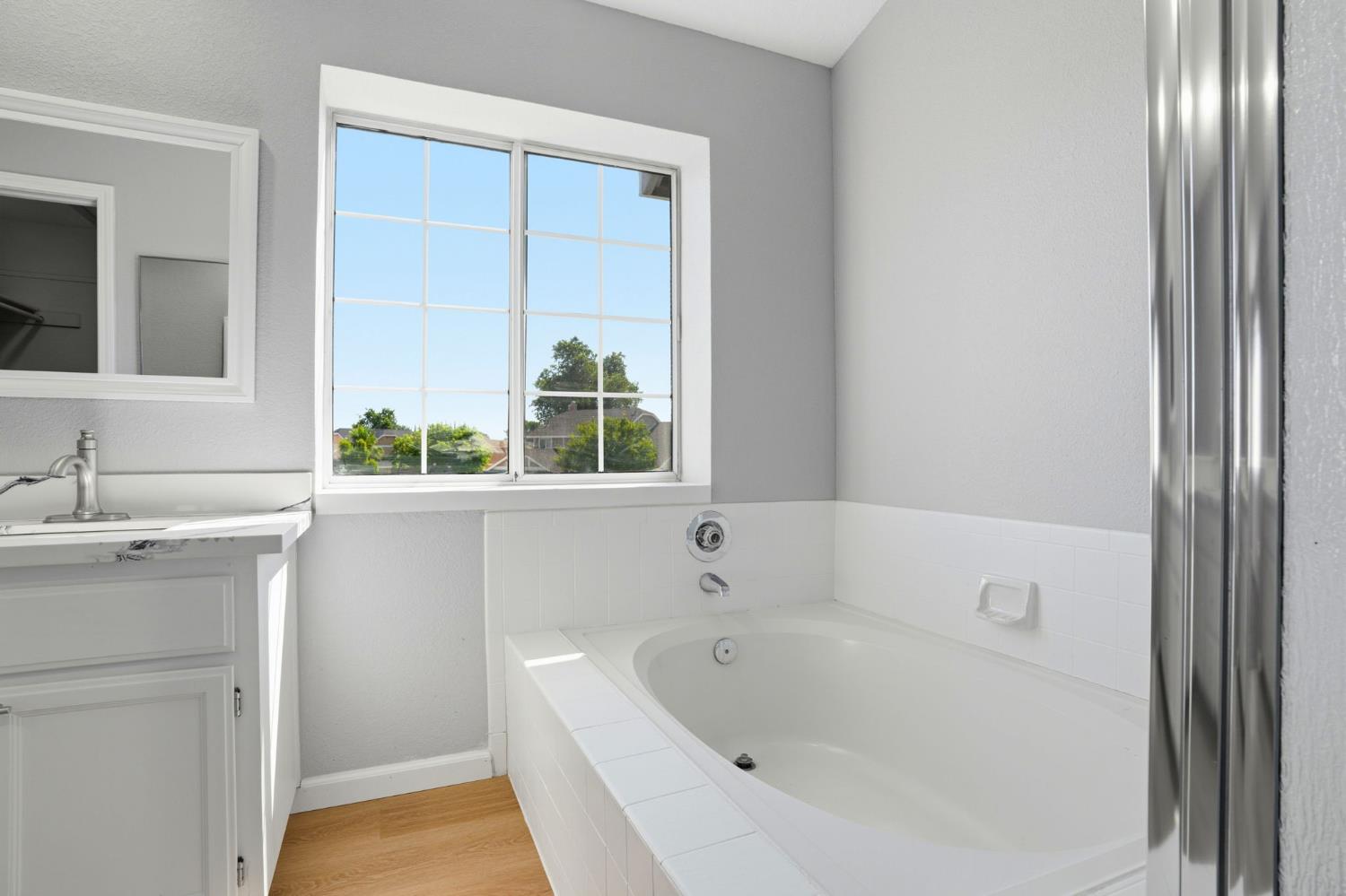 936 Oakbrooke Ct, Modesto, CA 95351