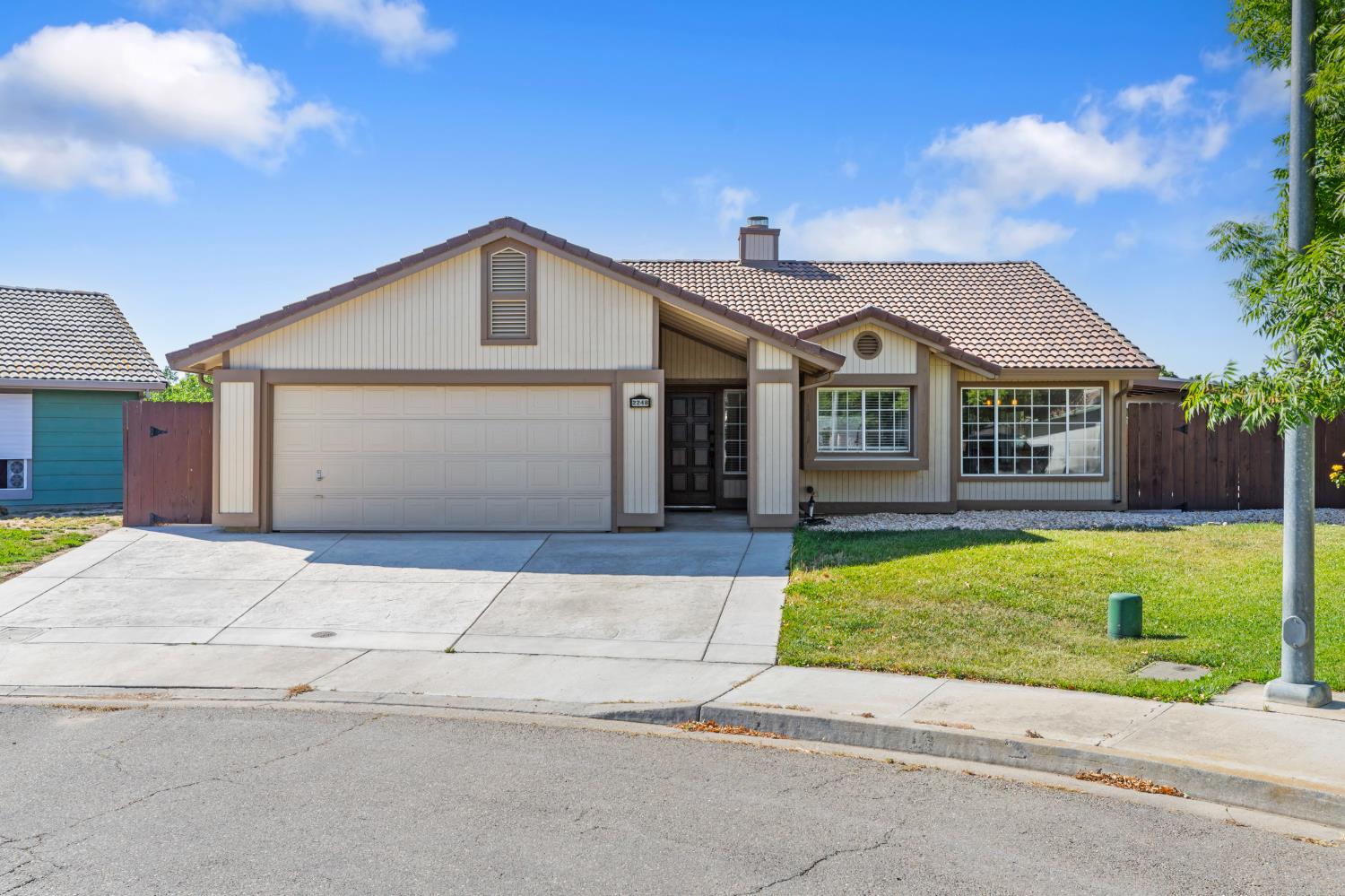 2248 Clear Creek Ct, Newman, CA 95360