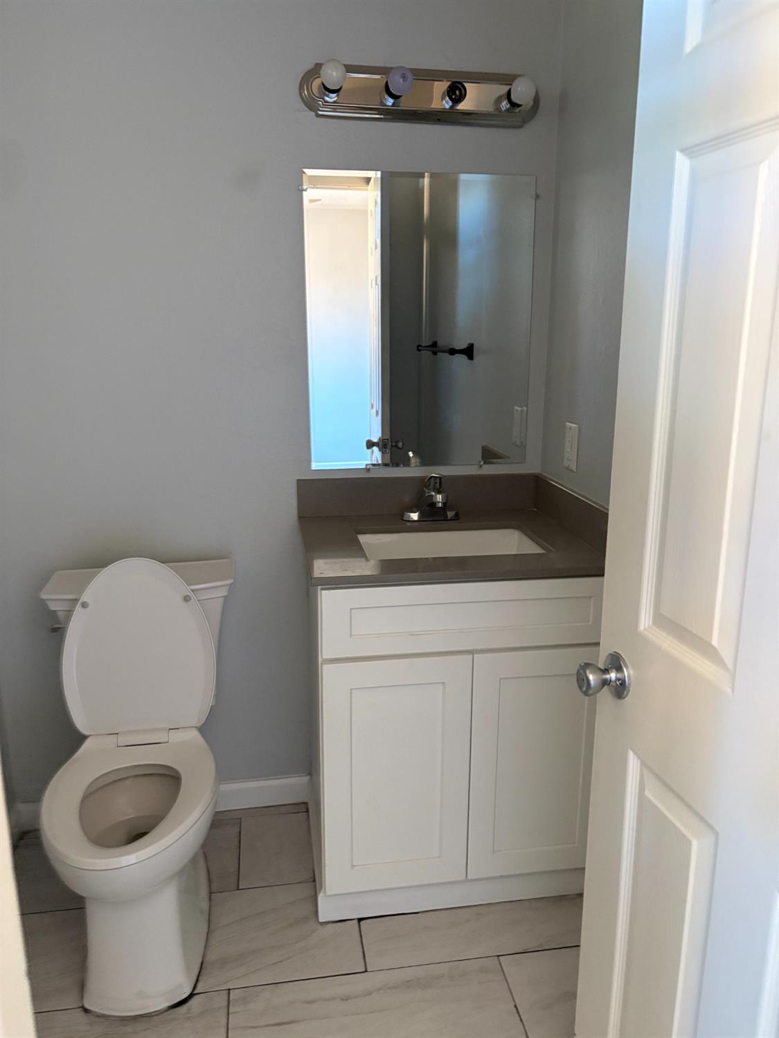 336 1st St, Livingston, CA 95334