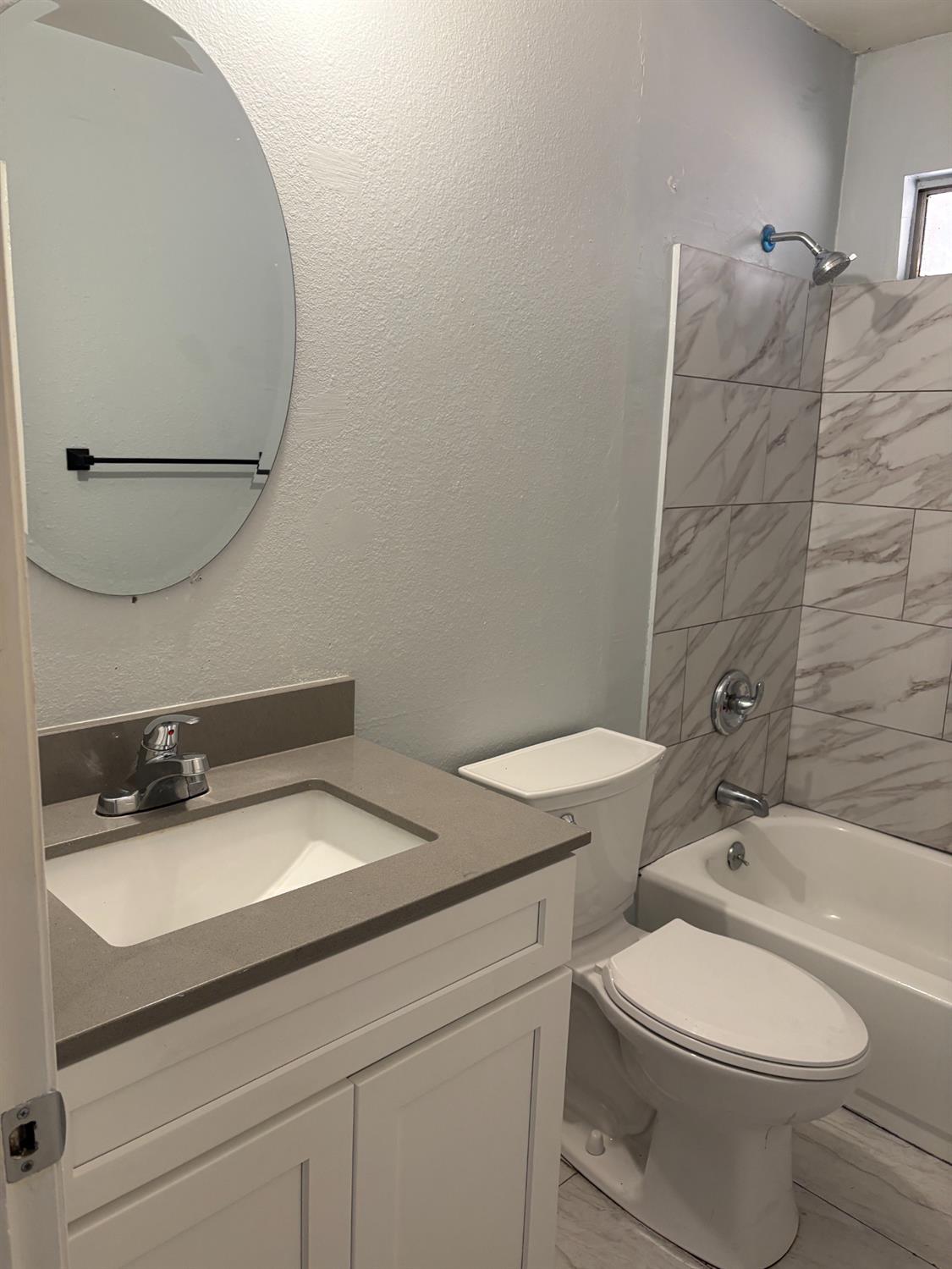 336 1st St, Livingston, CA 95334