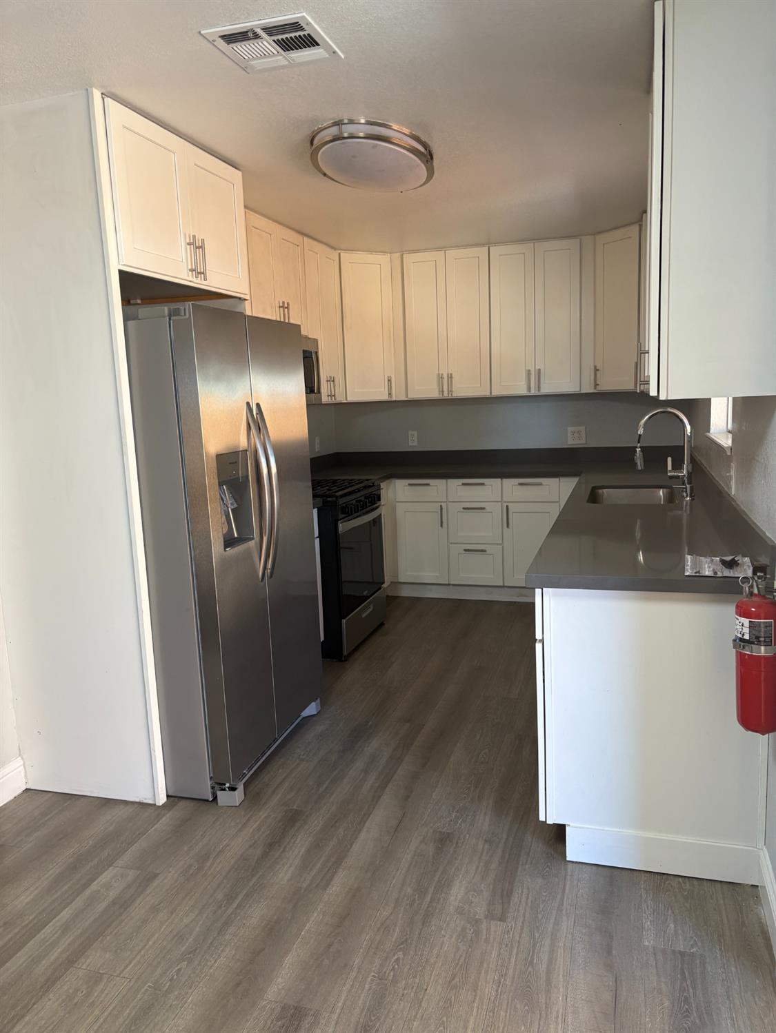 336 1st St, Livingston, CA 95334