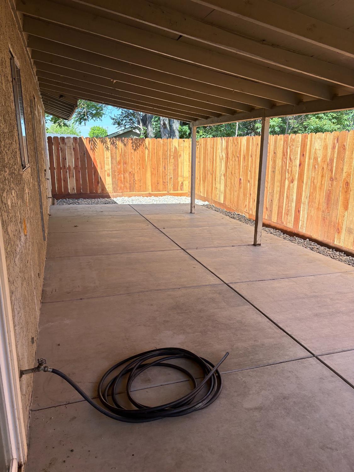 336 1st St, Livingston, CA 95334