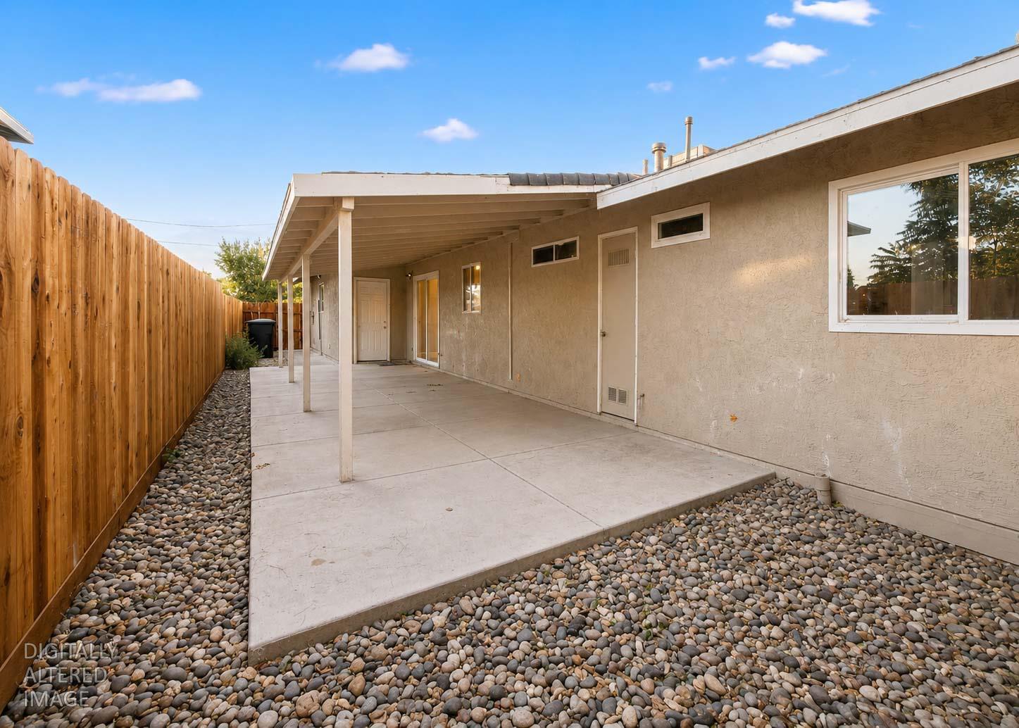 336 1st St, Livingston, CA 95334