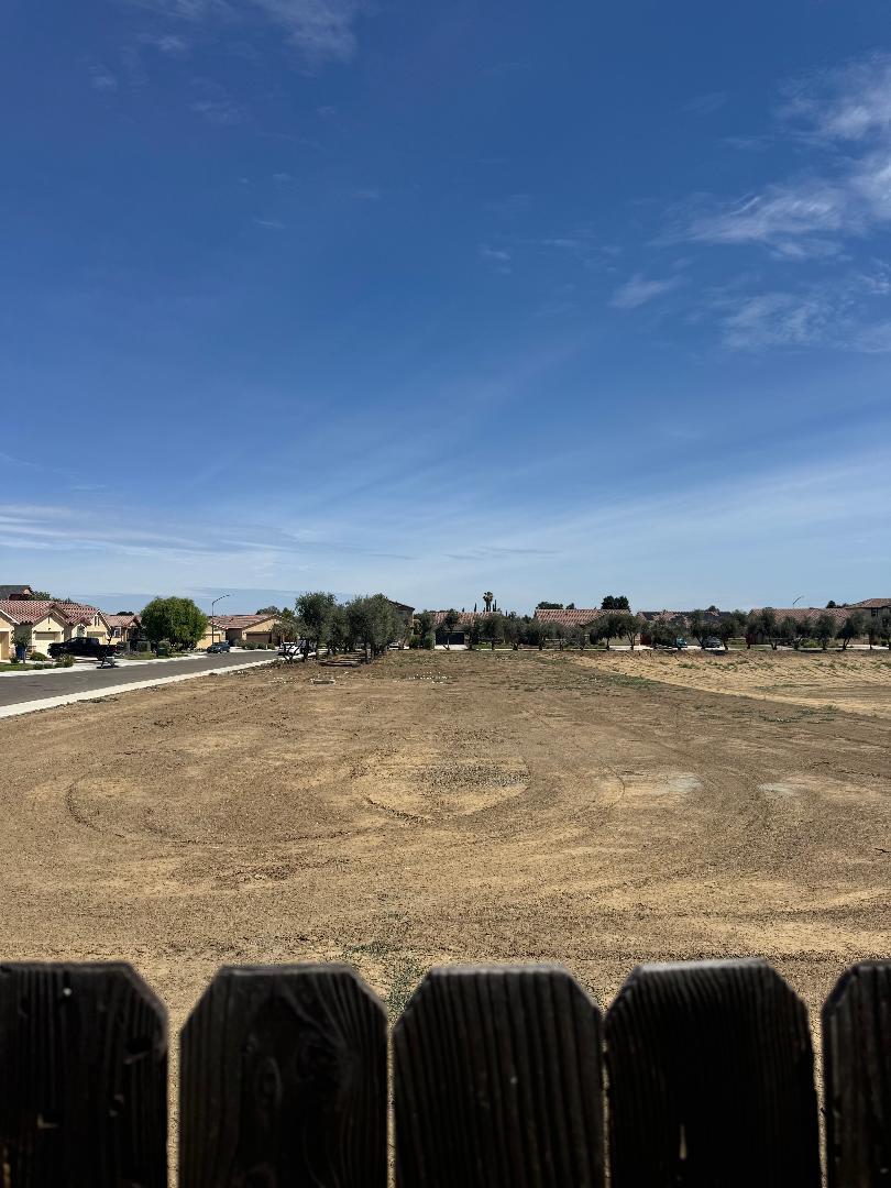 636 Pinelli Dr, Los Banos, CA 93635