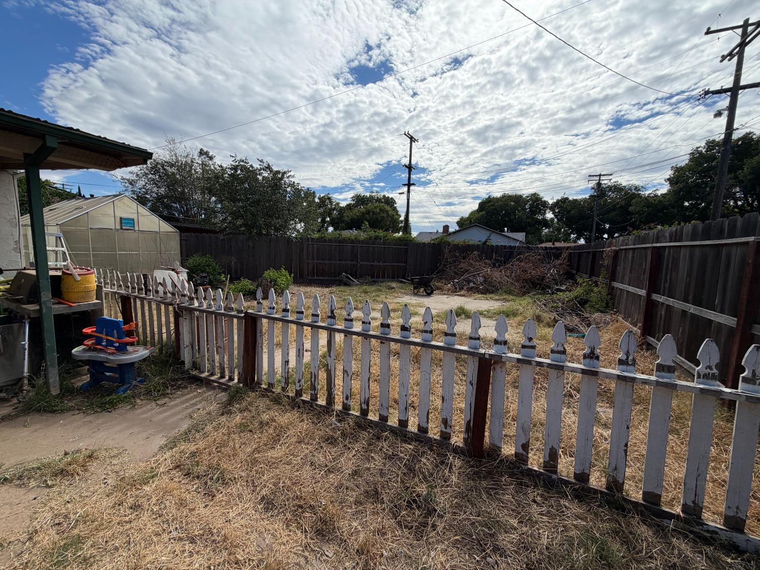 1917 Dartmouth Ct, Modesto, CA 95350