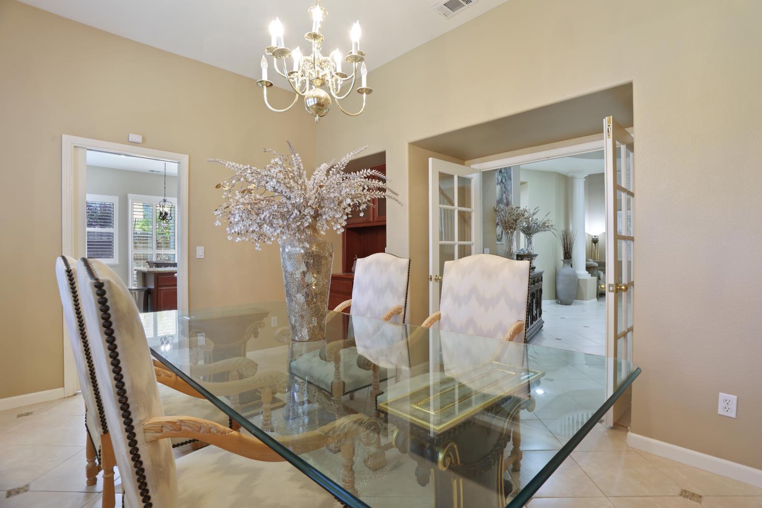 935 Shortland Cir, Manteca, CA 95337