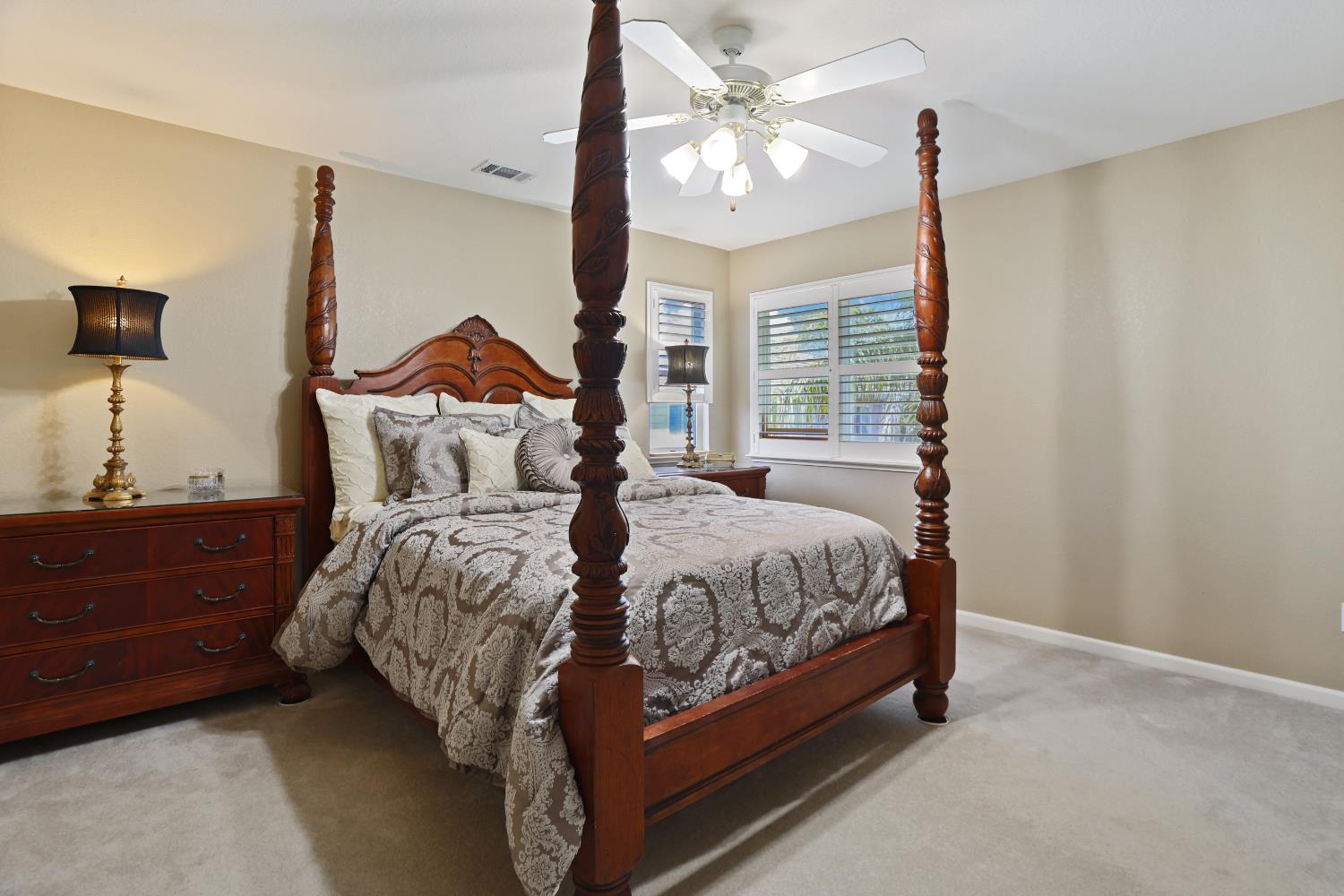 935 Shortland Cir, Manteca, CA 95337