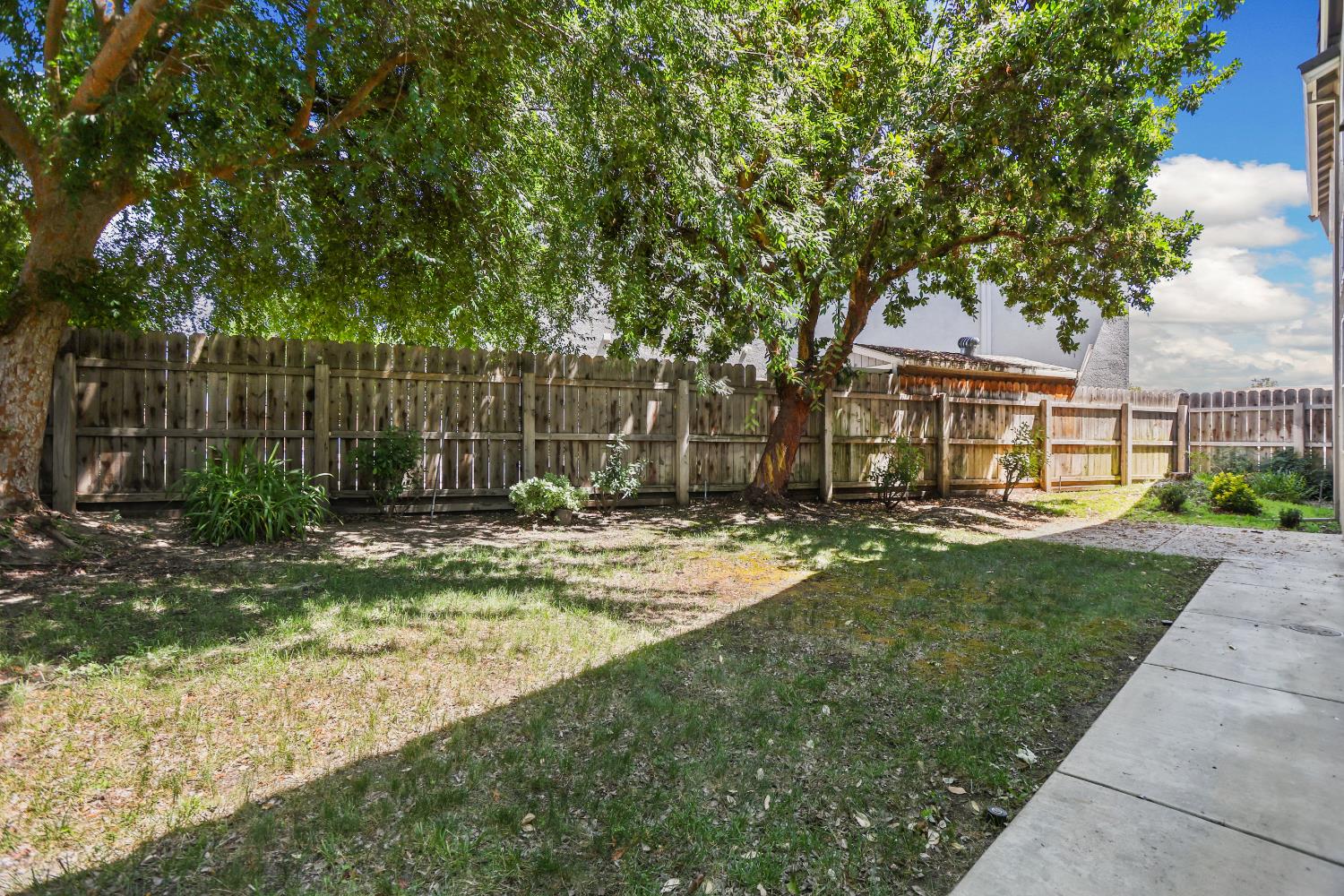 935 Shortland Cir, Manteca, CA 95337