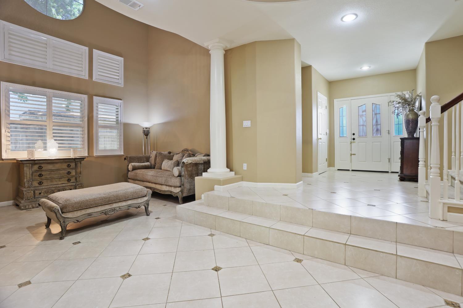 935 Shortland Cir, Manteca, CA 95337