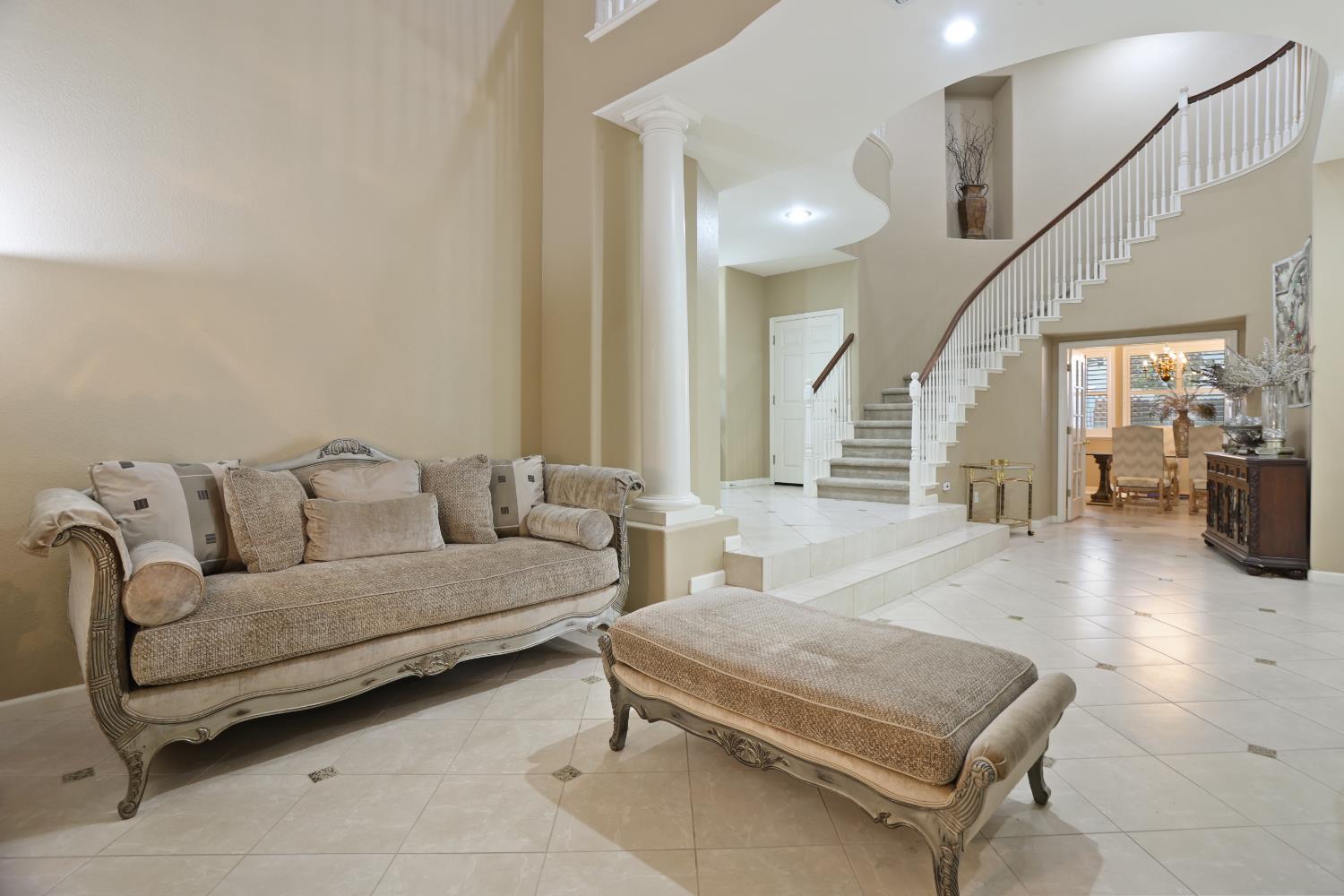 935 Shortland Cir, Manteca, CA 95337