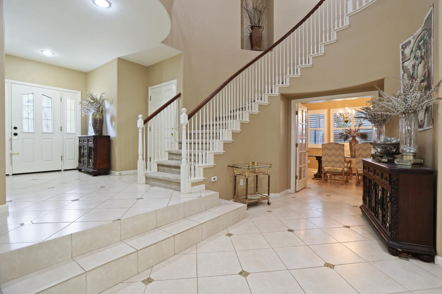 935 Shortland Cir, Manteca, CA 95337