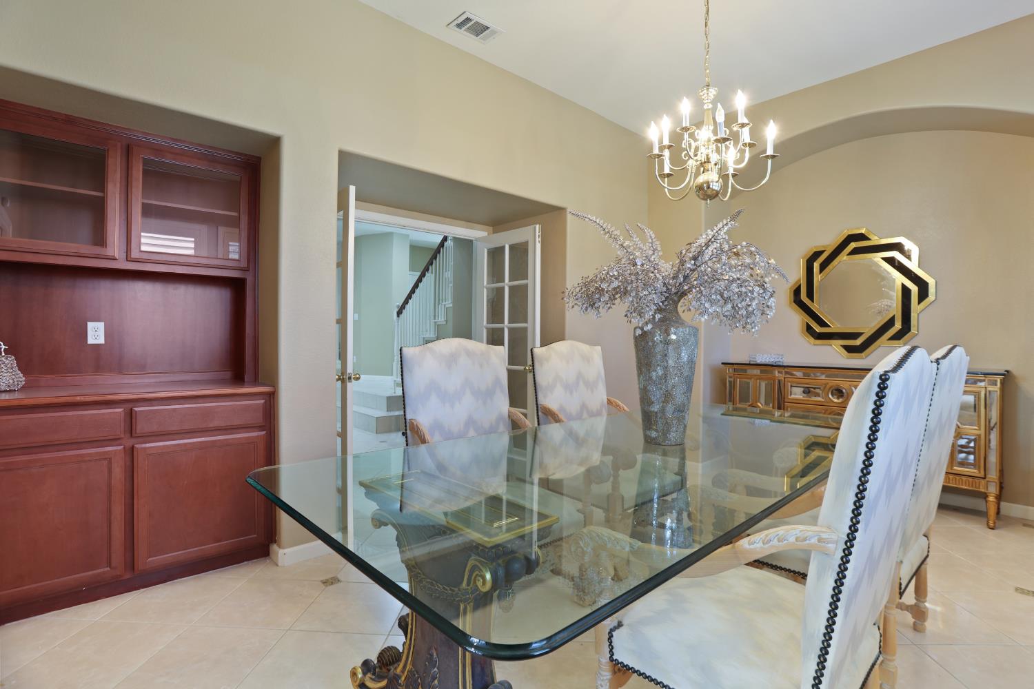 935 Shortland Cir, Manteca, CA 95337