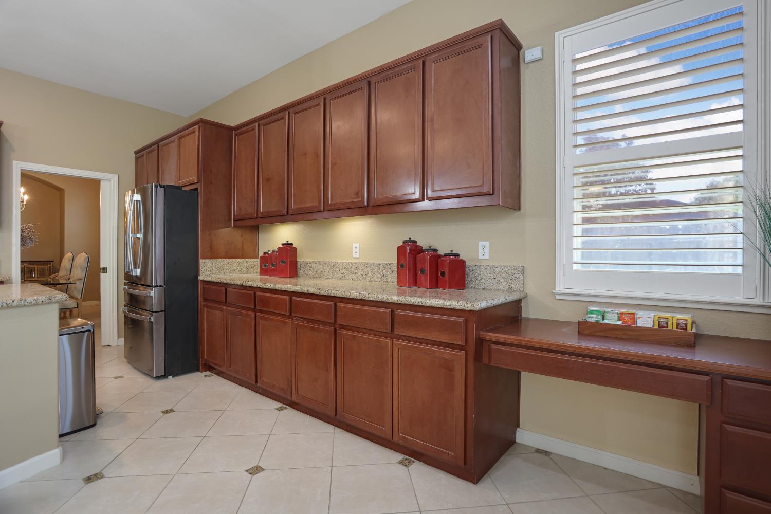 935 Shortland Cir, Manteca, CA 95337