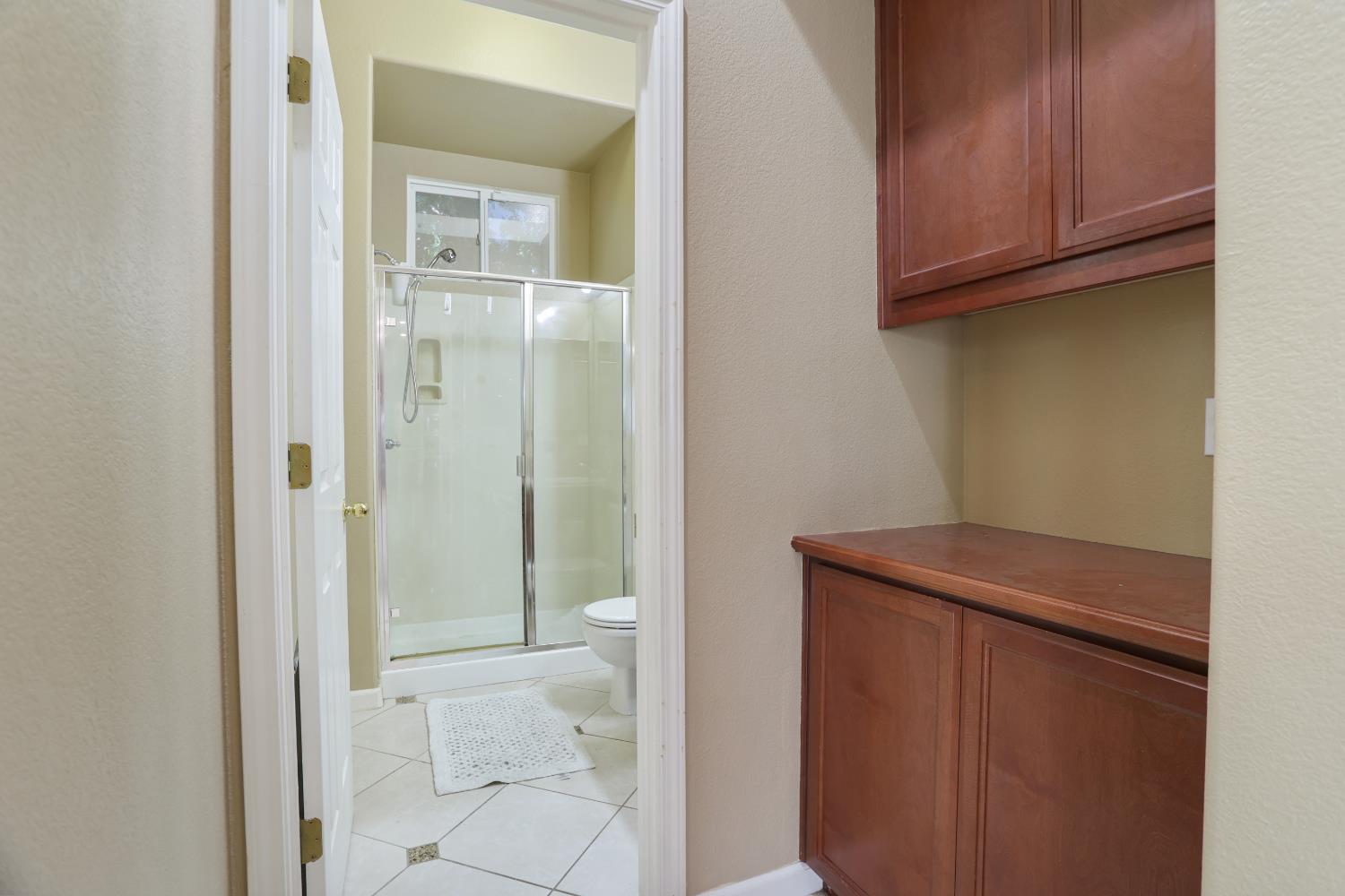 935 Shortland Cir, Manteca, CA 95337