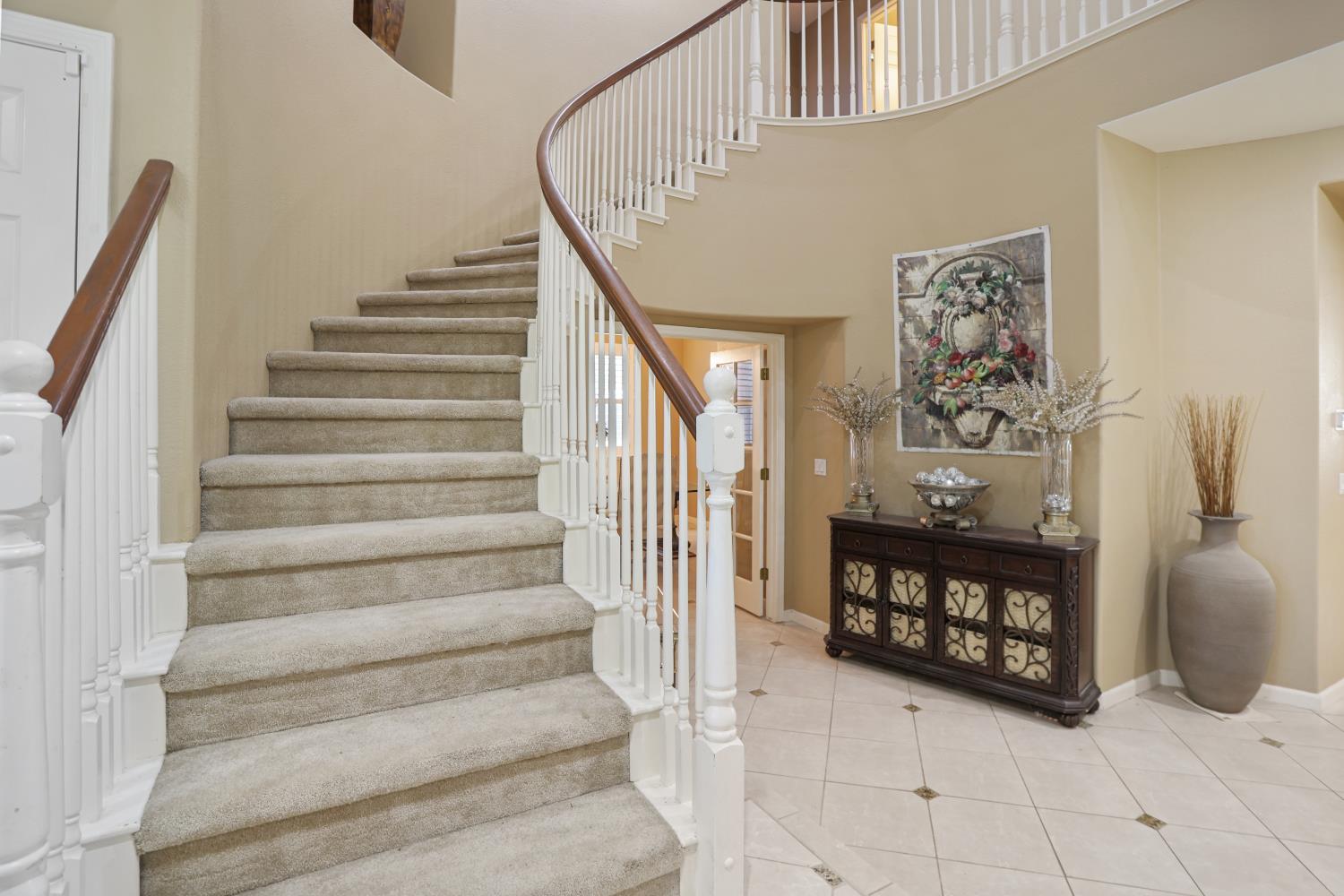 935 Shortland Cir, Manteca, CA 95337